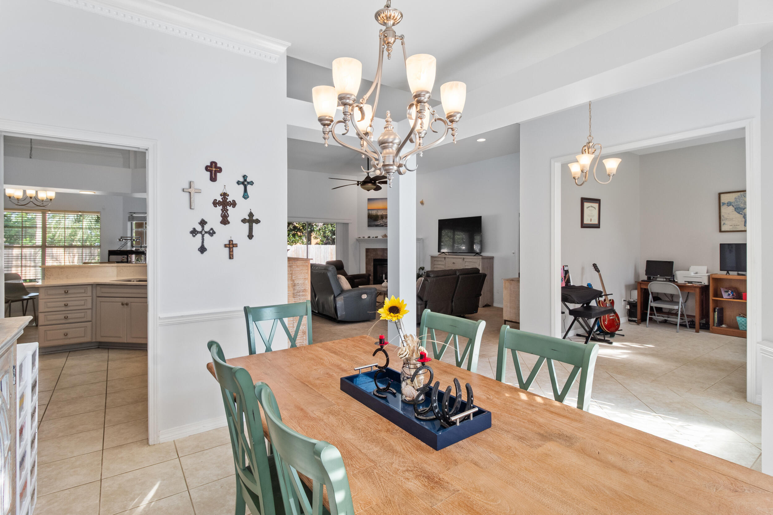 1908 Rue La Fountaine