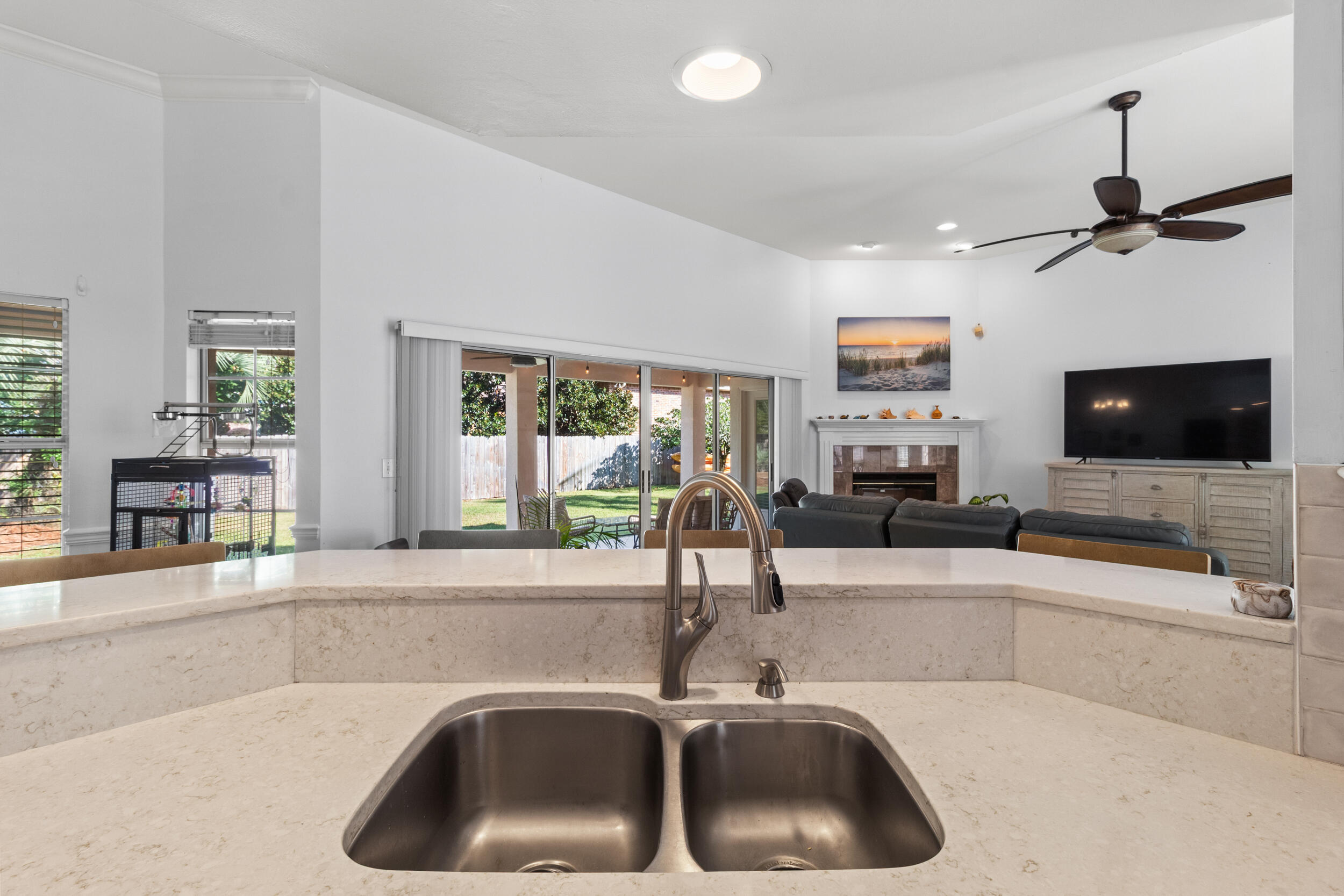 1908 Rue La Fountaine