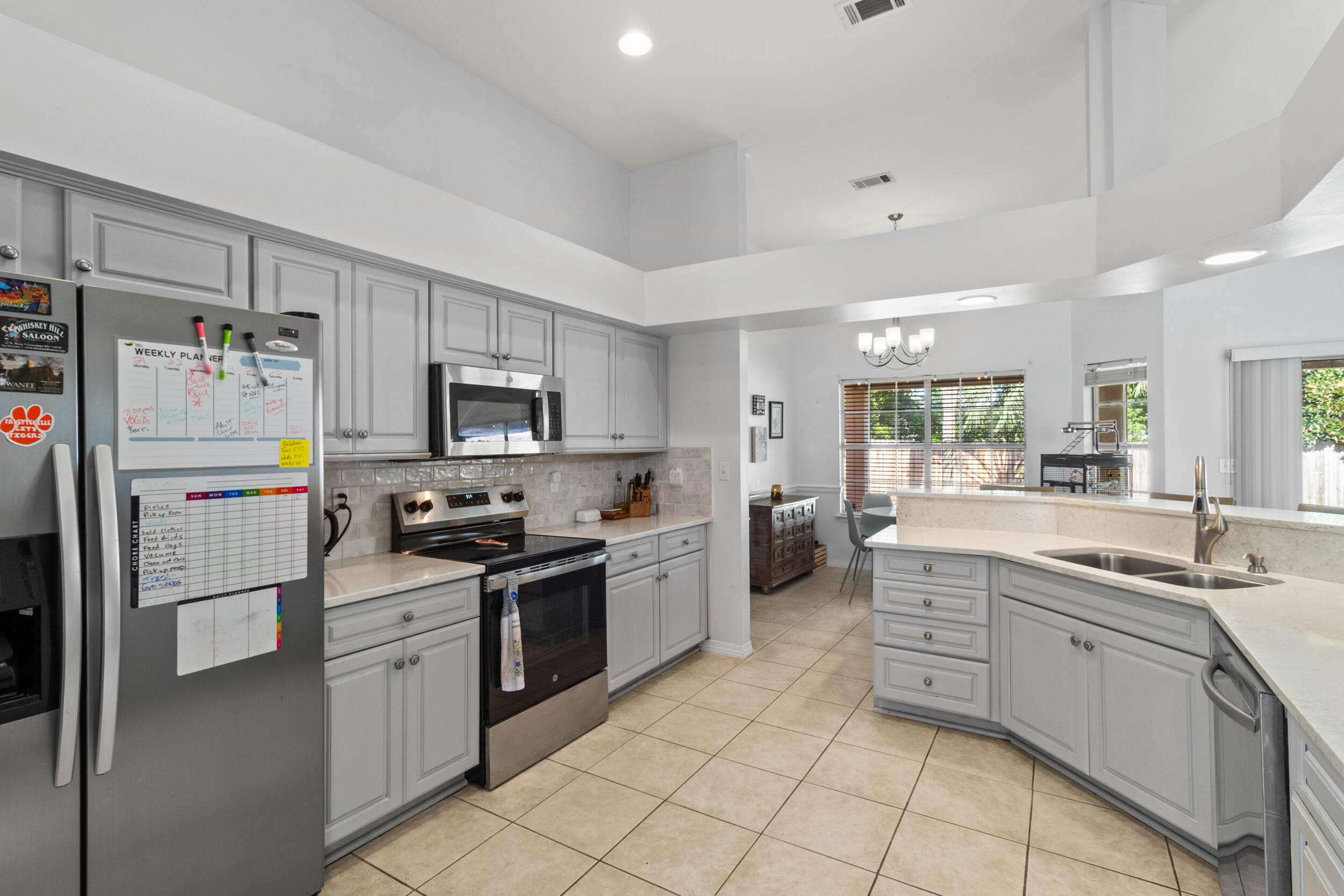 1908 Rue La Fountaine