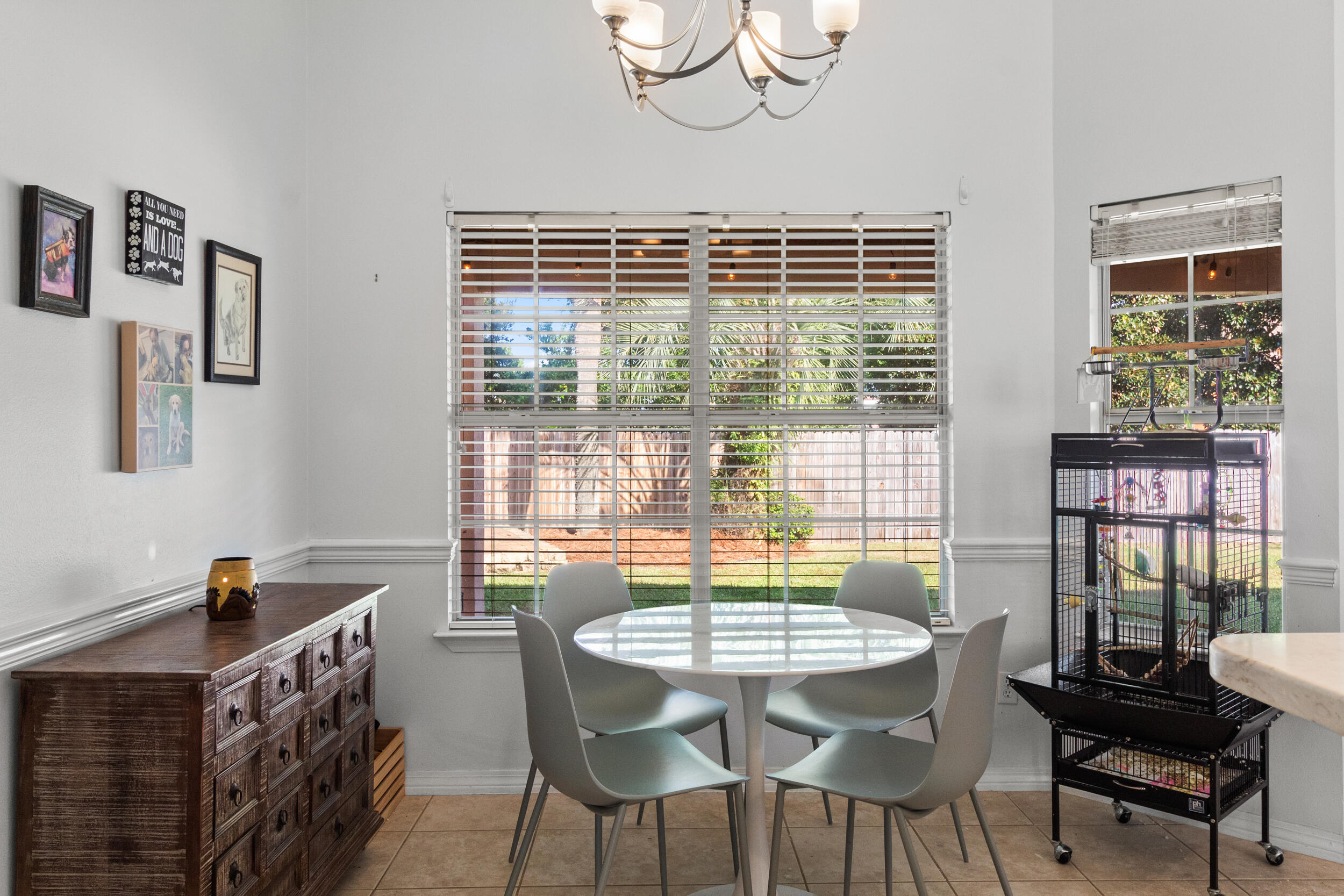 1908 Rue La Fountaine