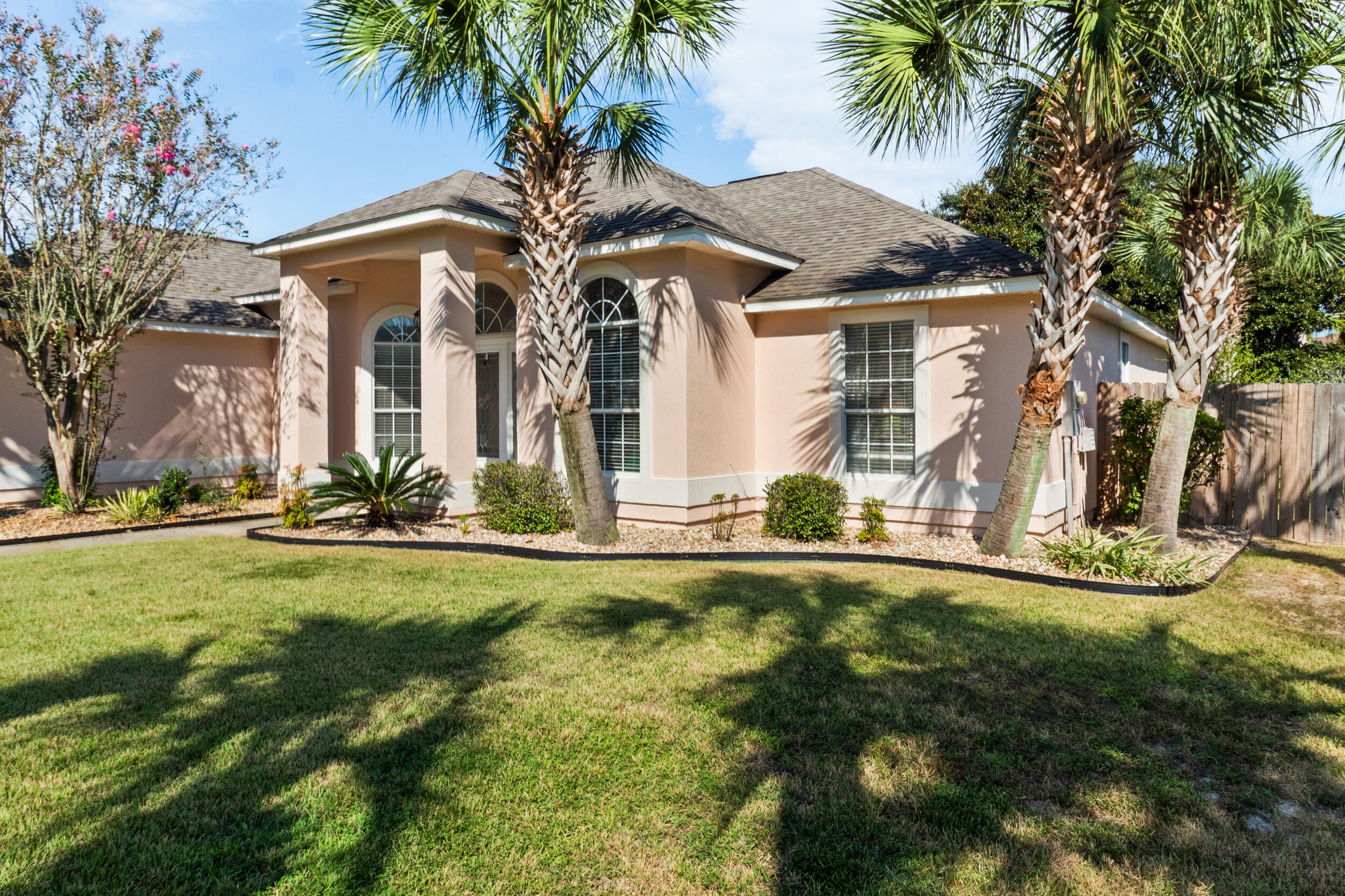 1908 Rue La Fountaine