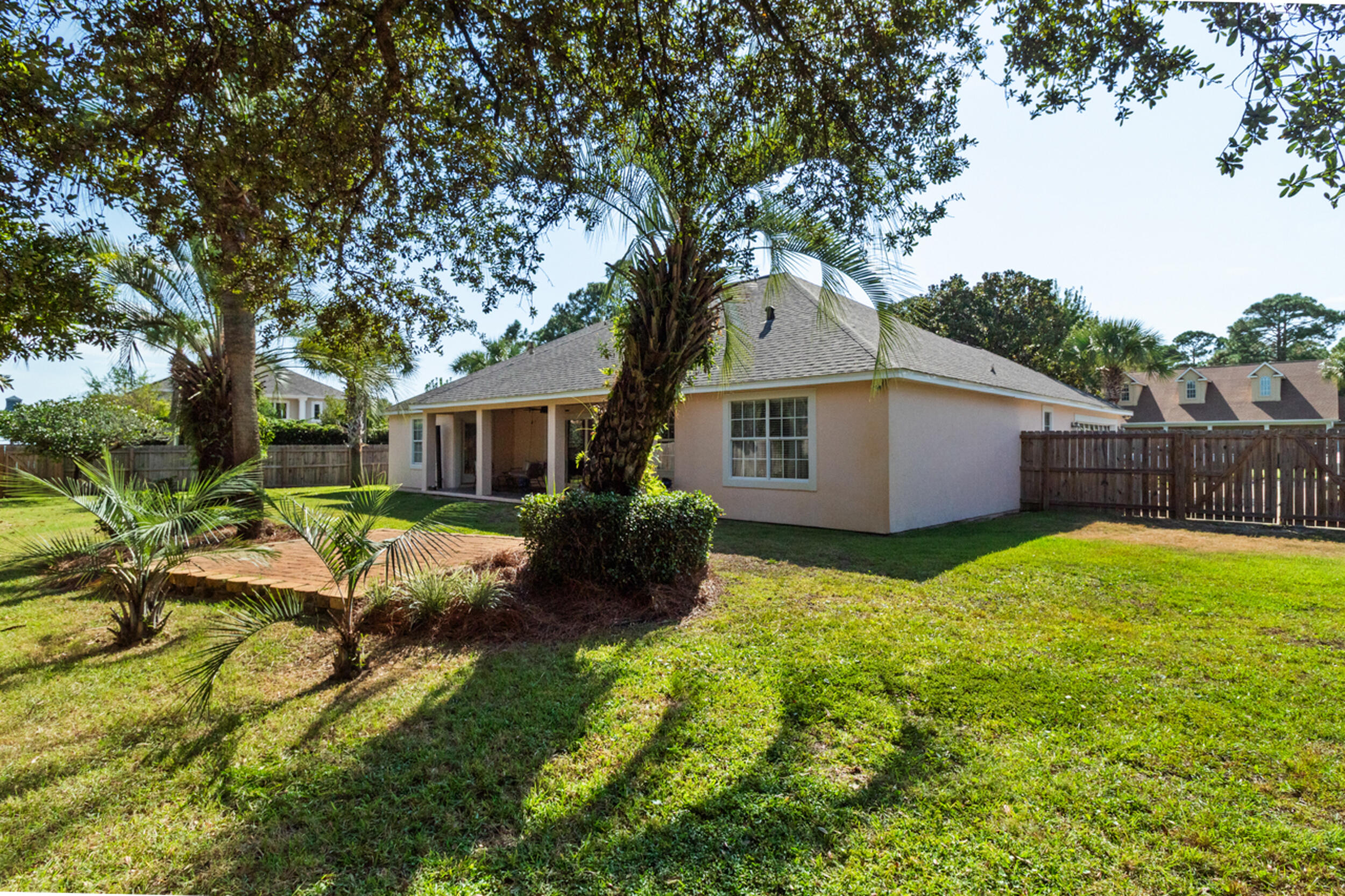 1908 Rue La Fountaine