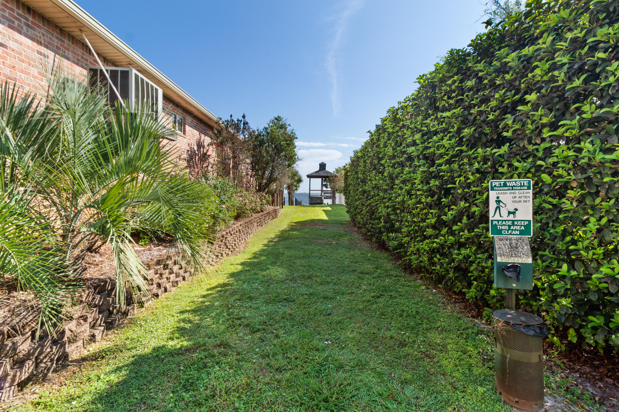 1908 Rue La Fountaine