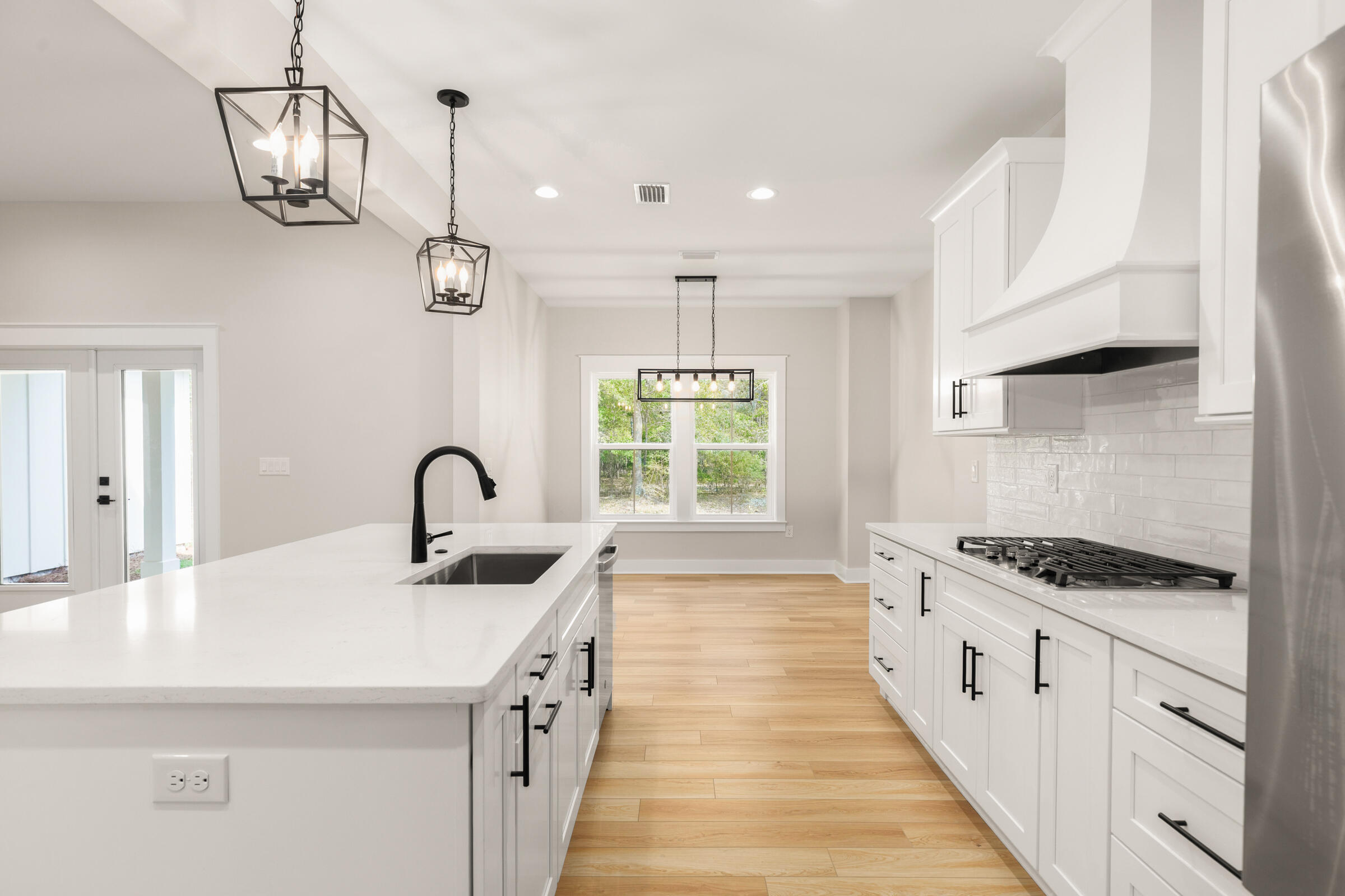 335 J Hunter's Way S