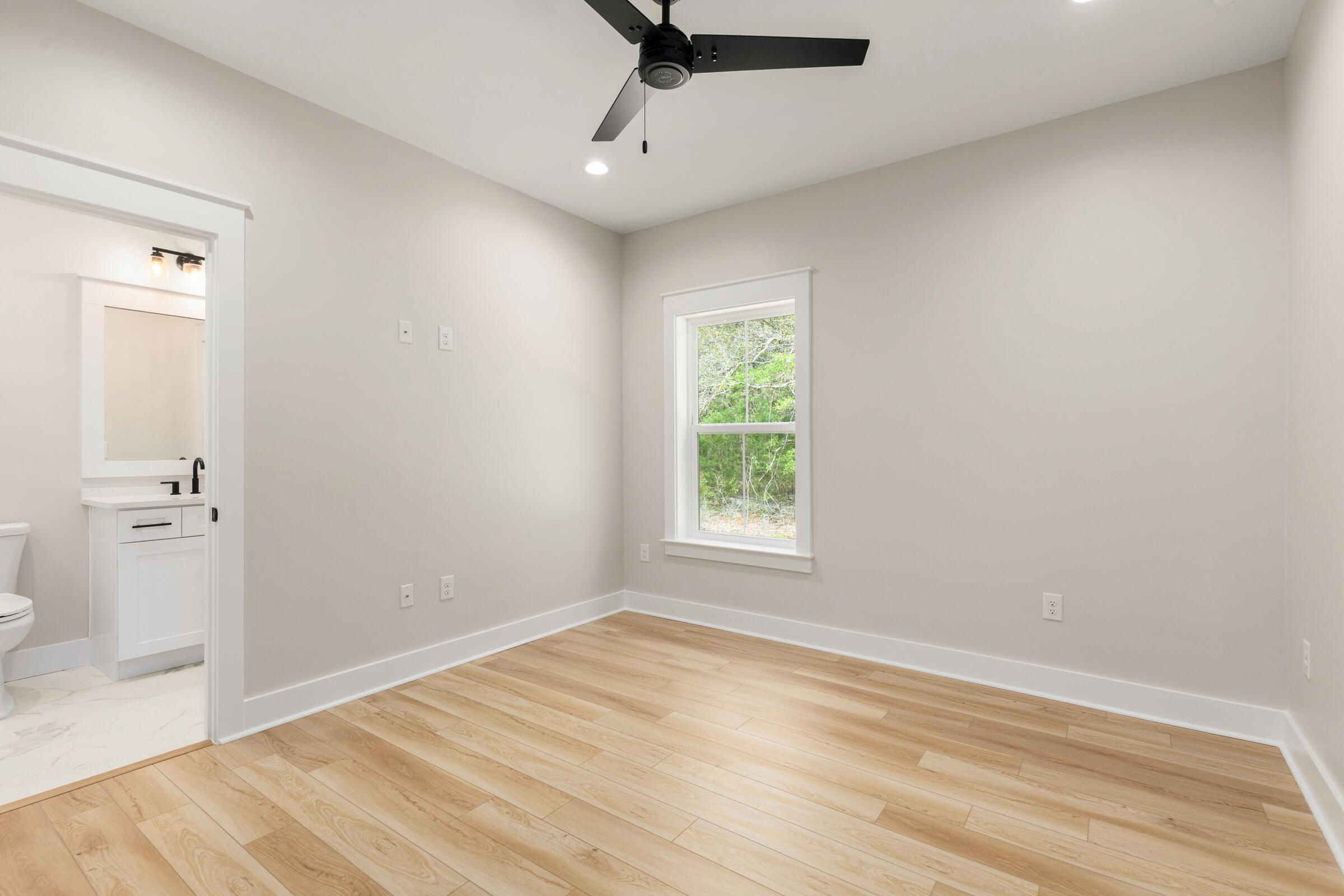 335 J Hunter's Way S