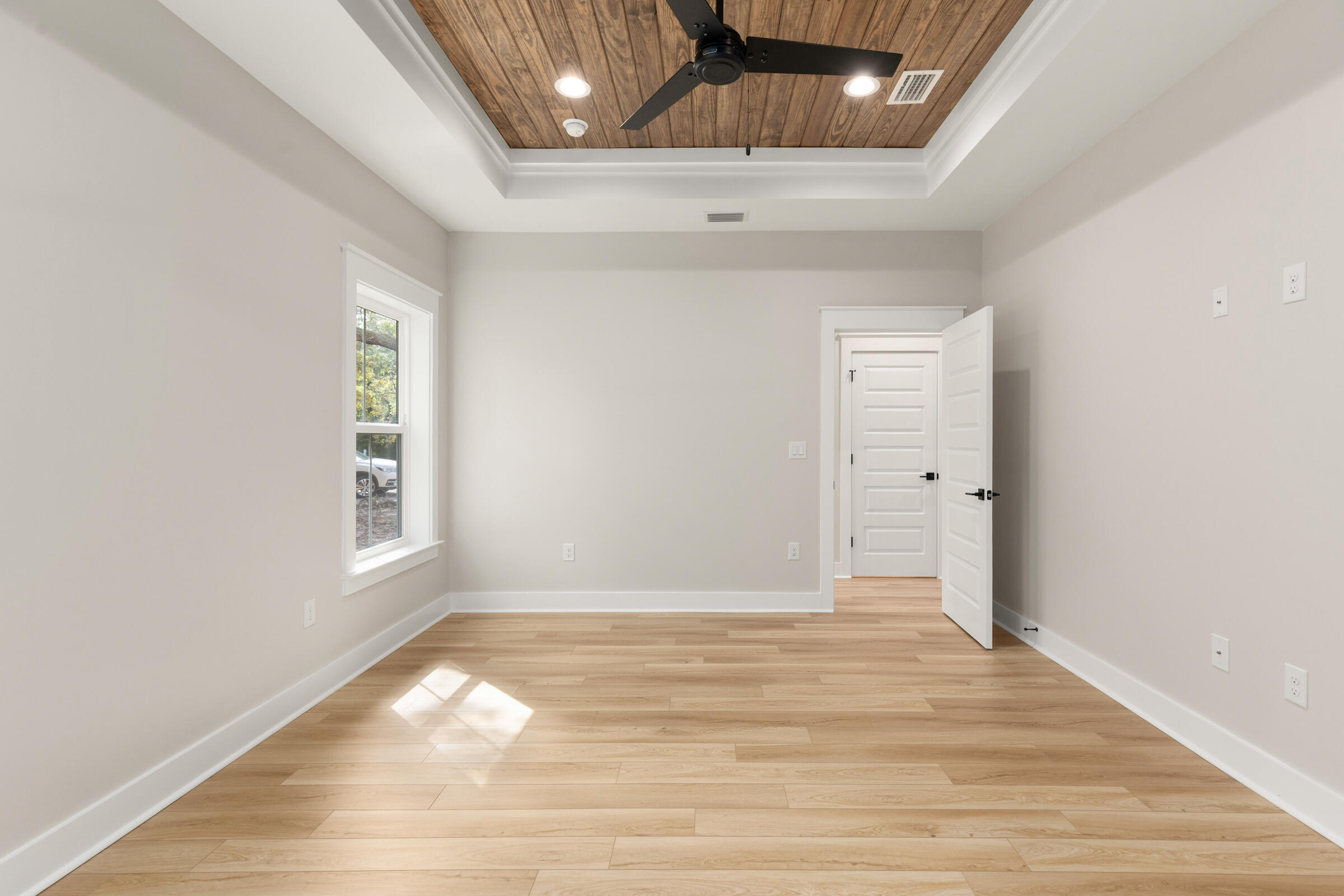 335 J Hunter's Way S