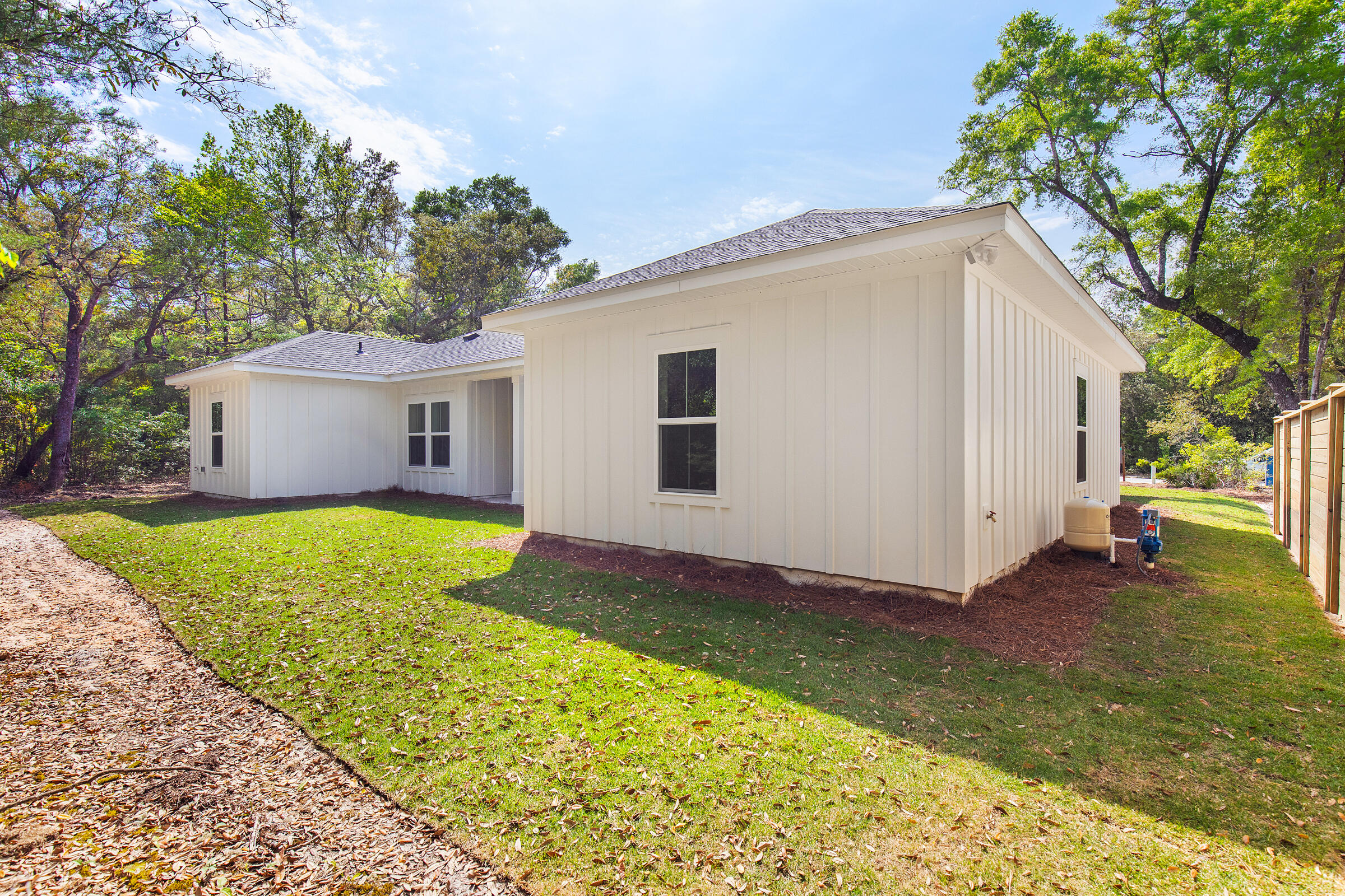 335 J Hunter's Way S