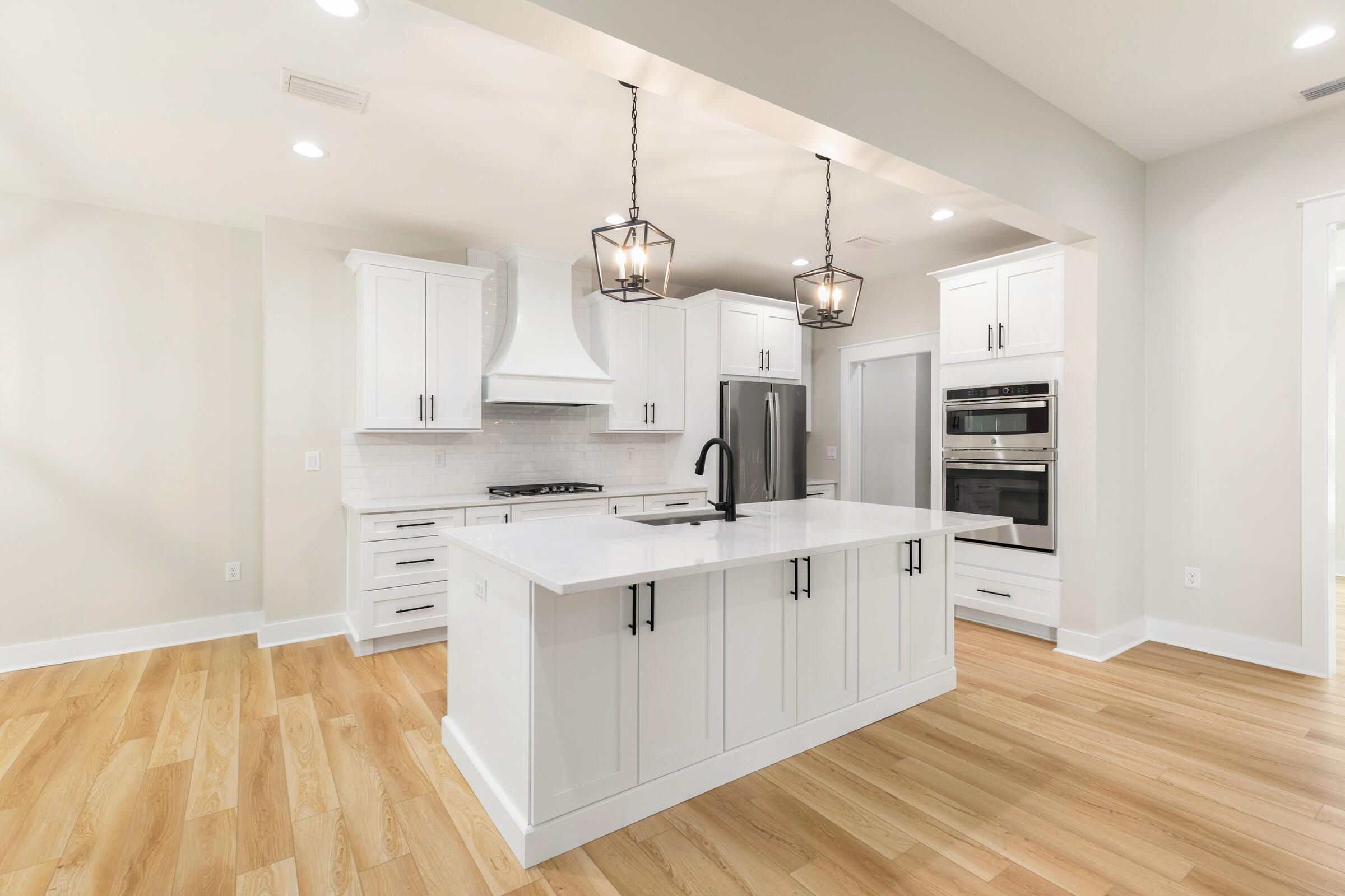 335 J Hunter's Way S