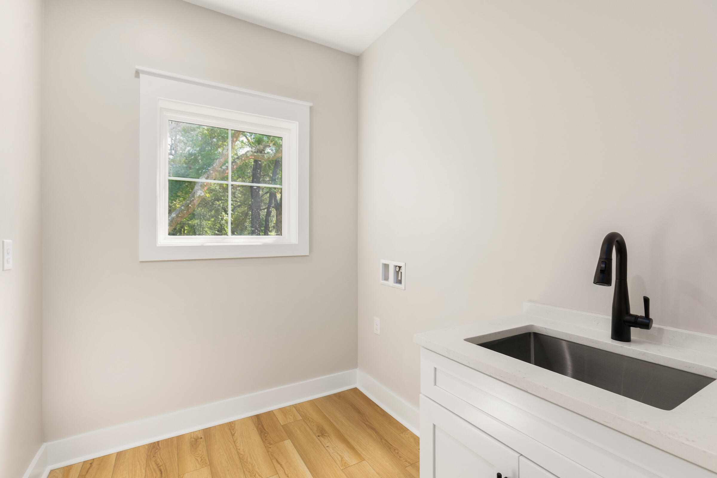 335 J Hunter's Way S