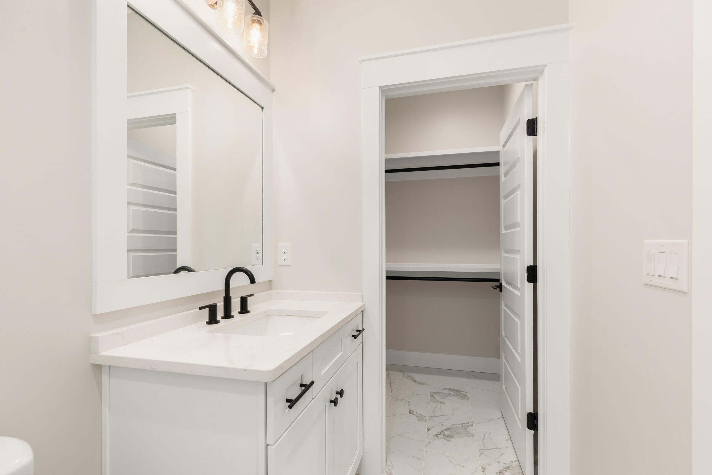 335 J Hunter's Way S