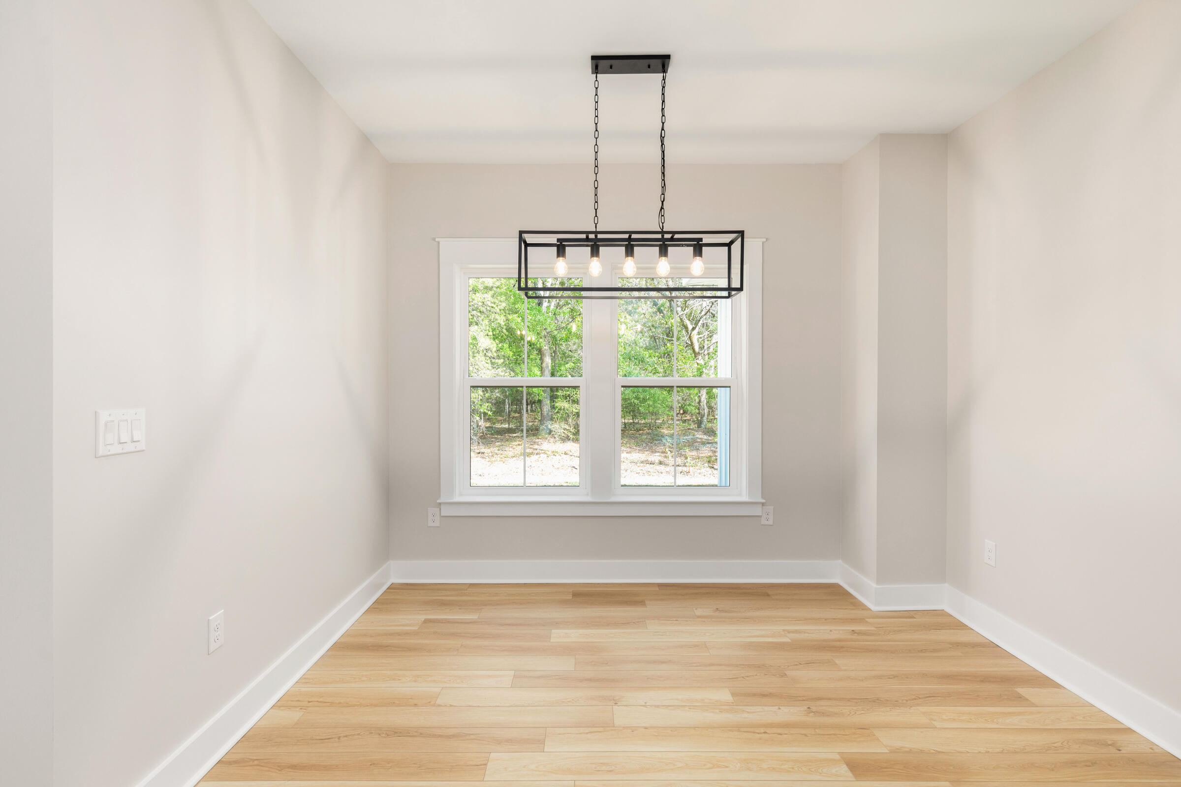 335 J Hunter's Way S