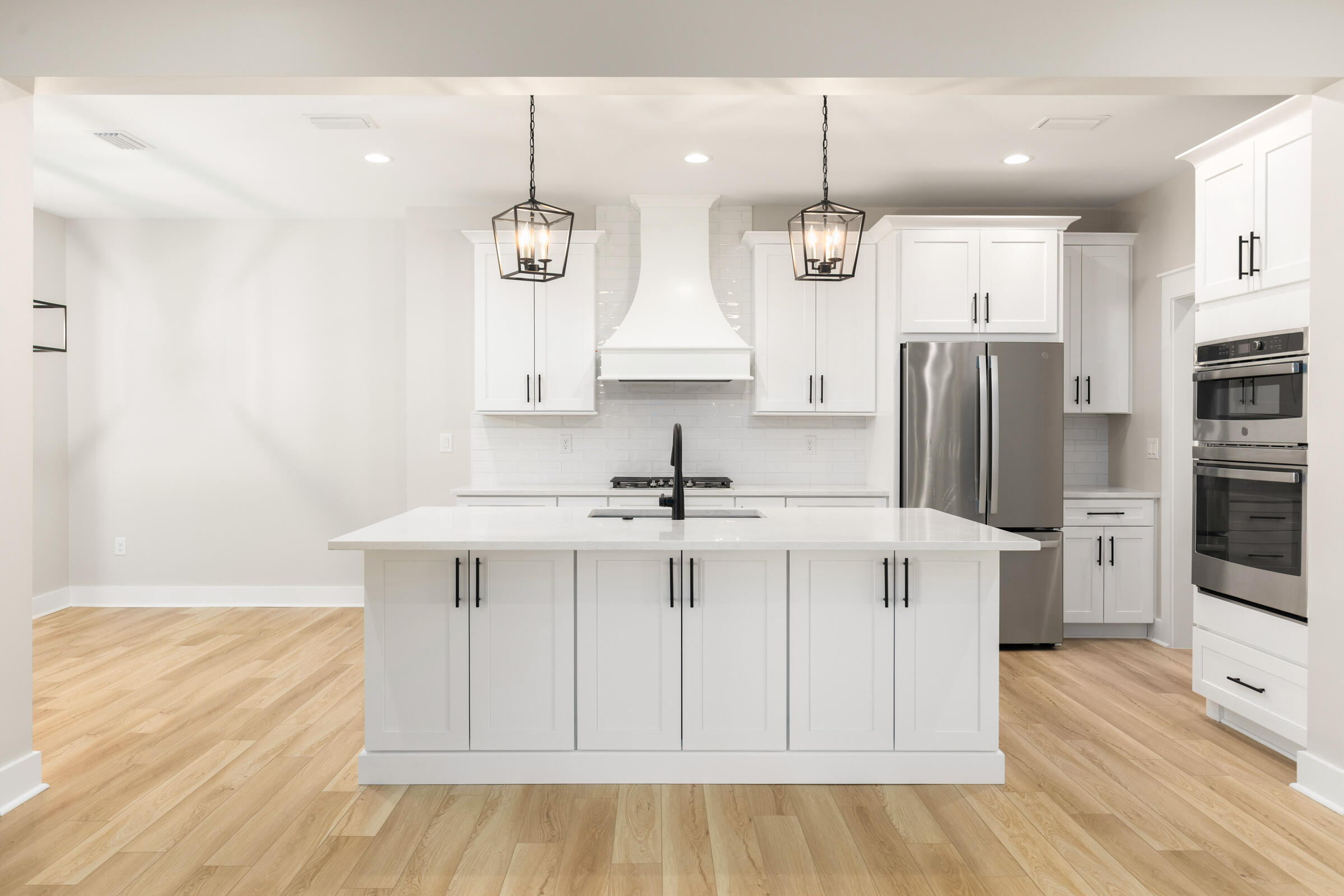 335 J Hunter's Way S