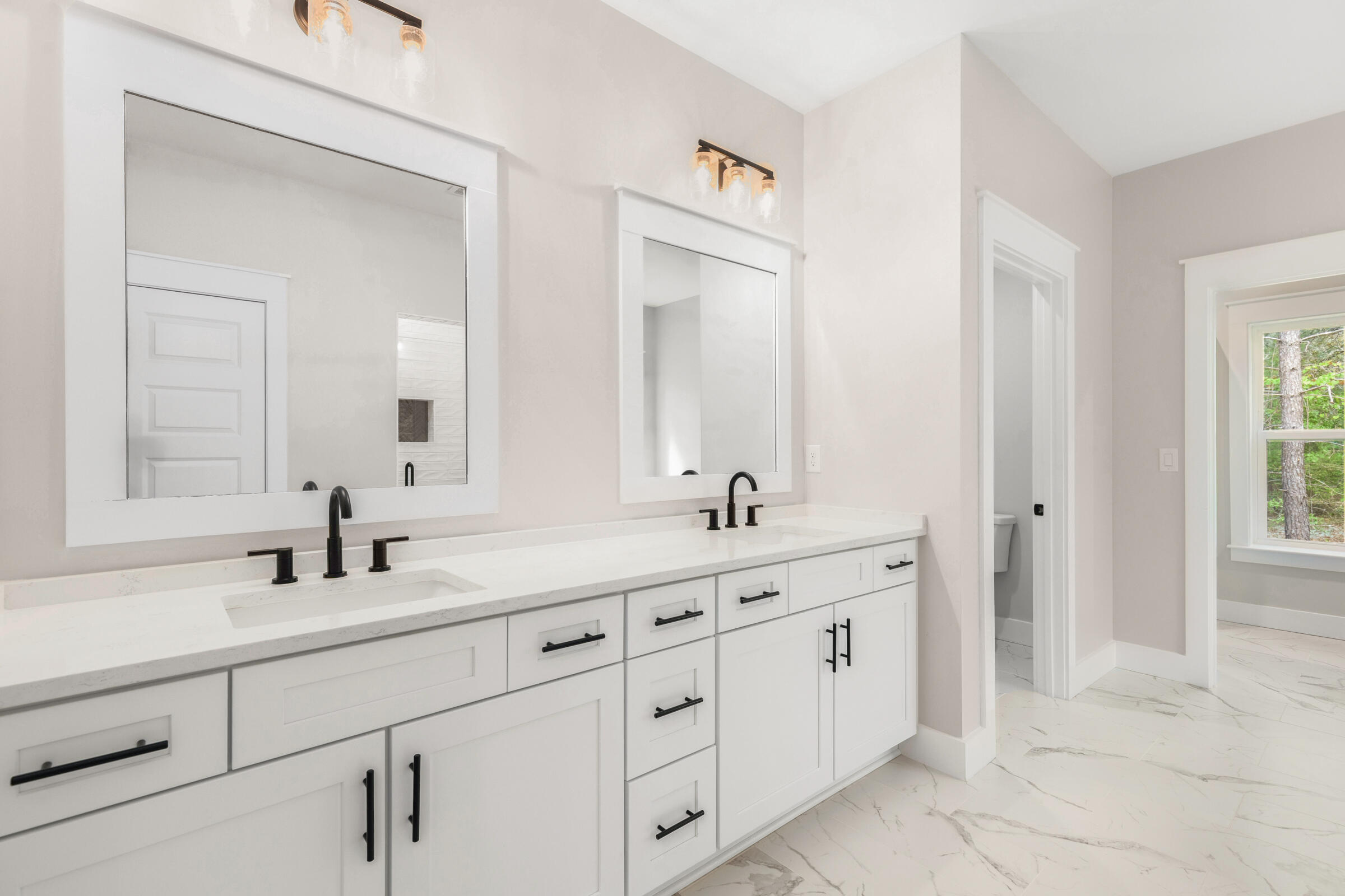 335 J Hunter's Way S