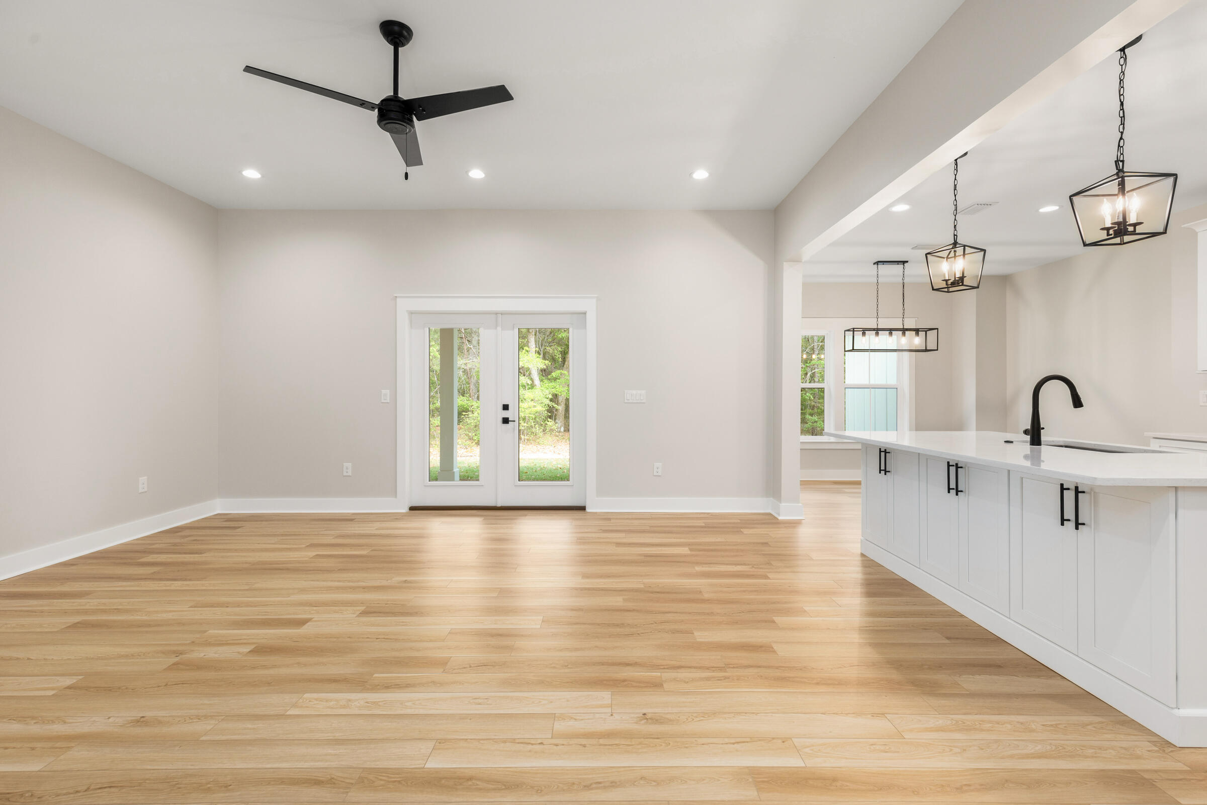 335 J Hunter's Way S