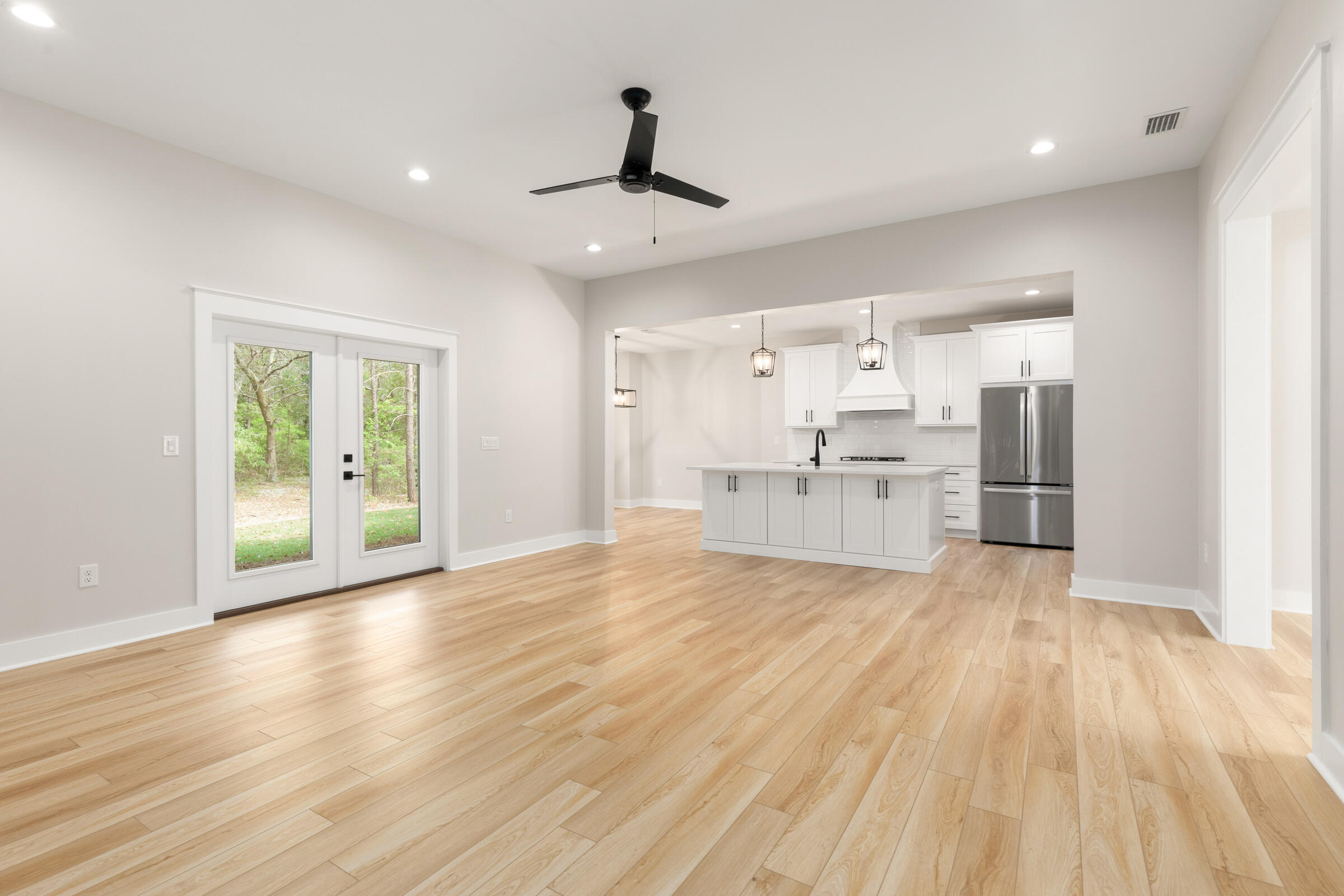 335 J Hunter's Way S