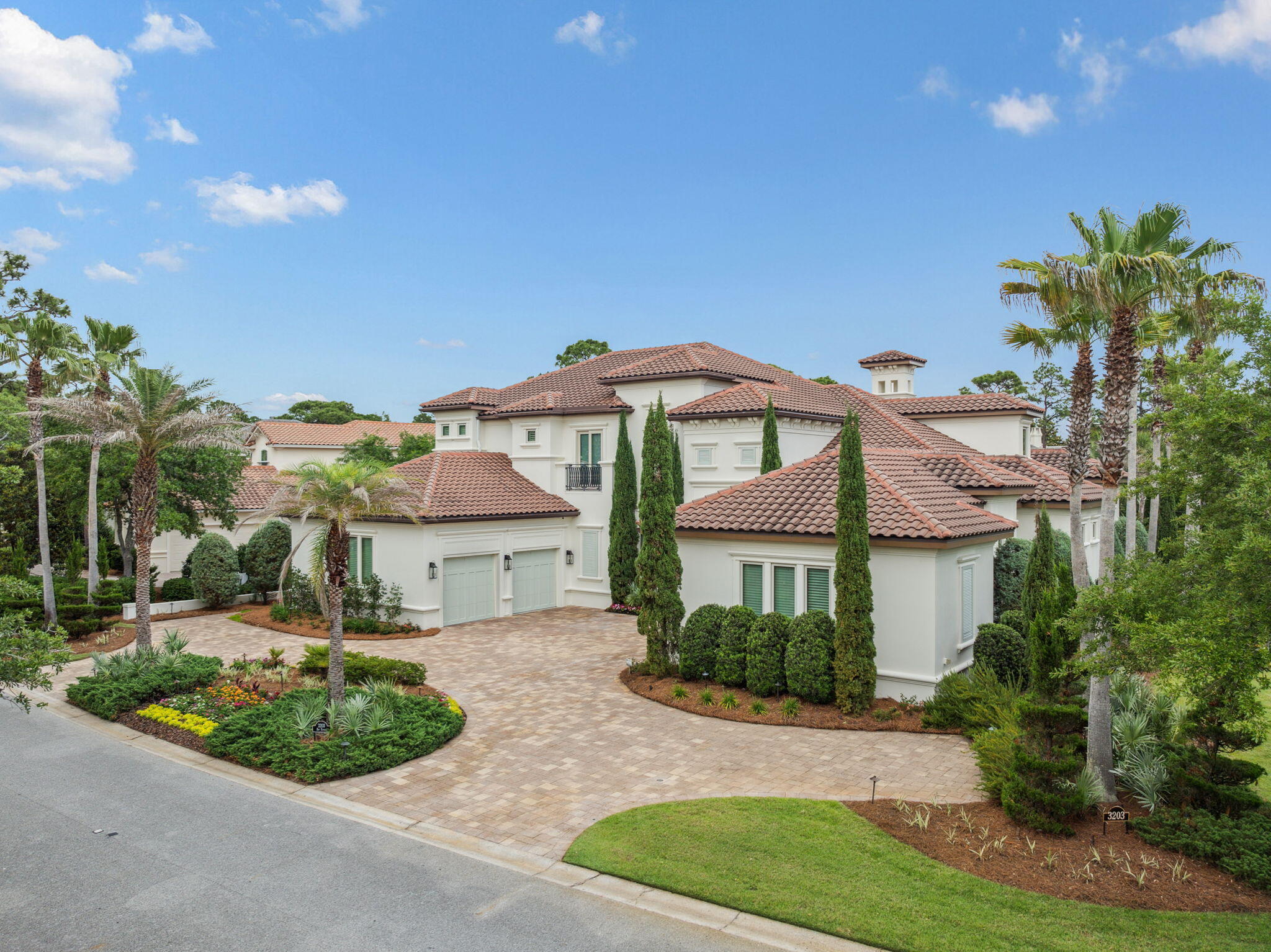 3203 Bay Estates Circle