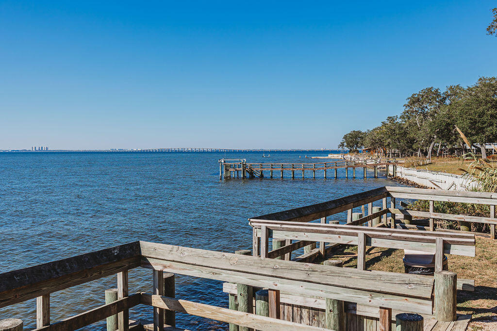 TBD Robert Avenue, Niceville