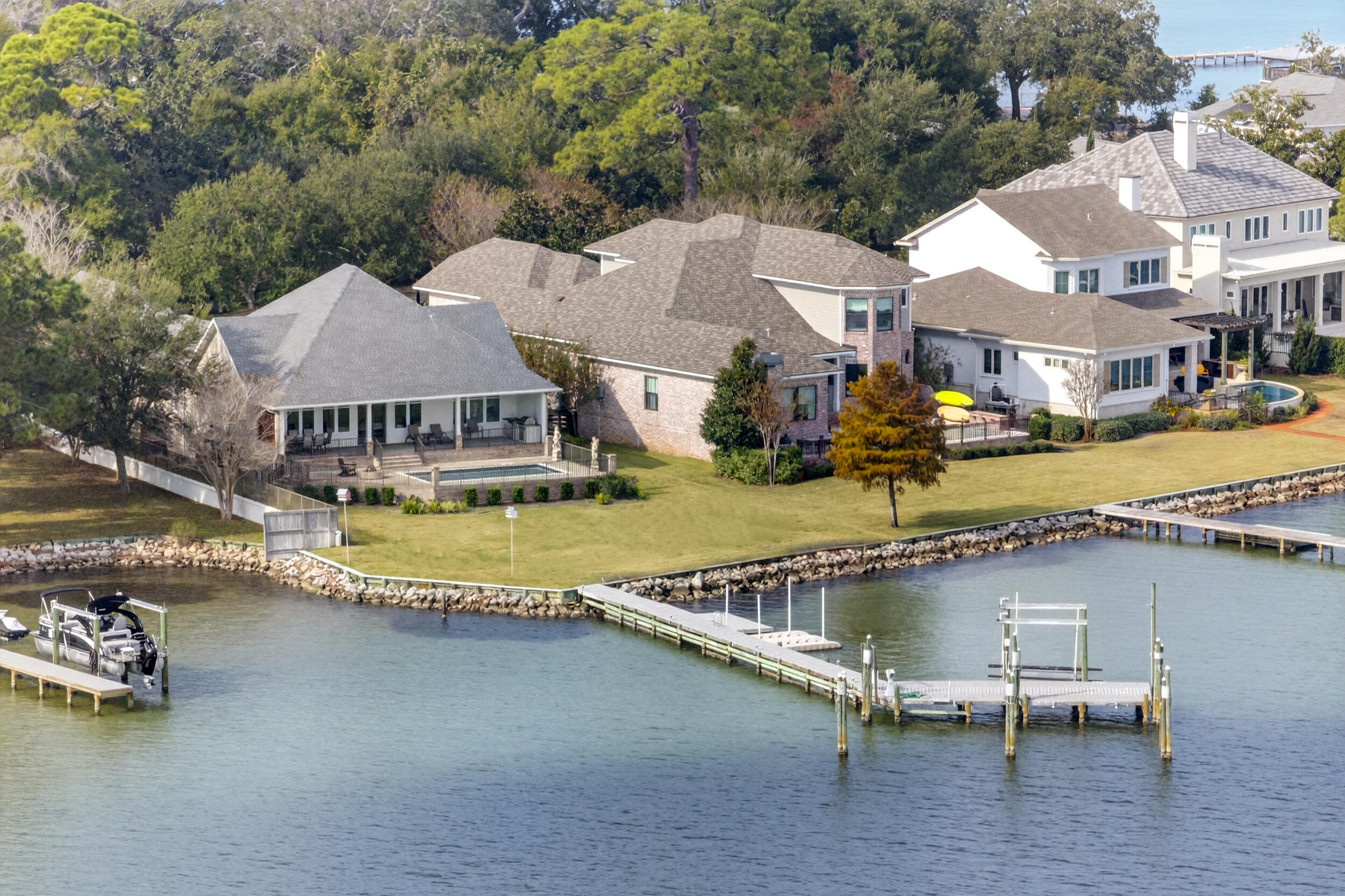 901 Peacocks Point Drive