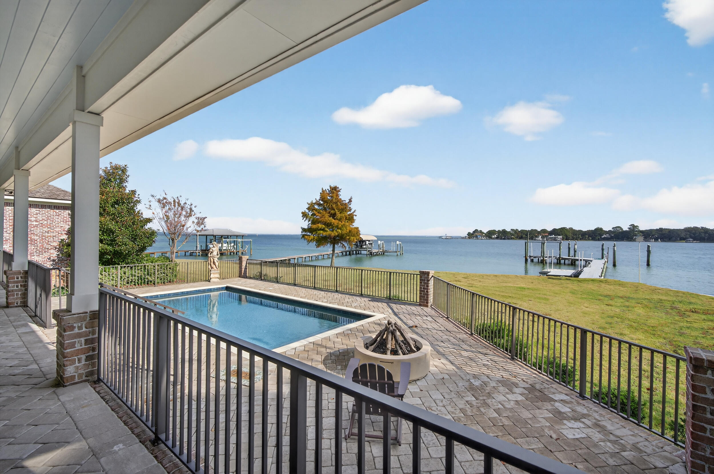 901 Peacocks Point Drive