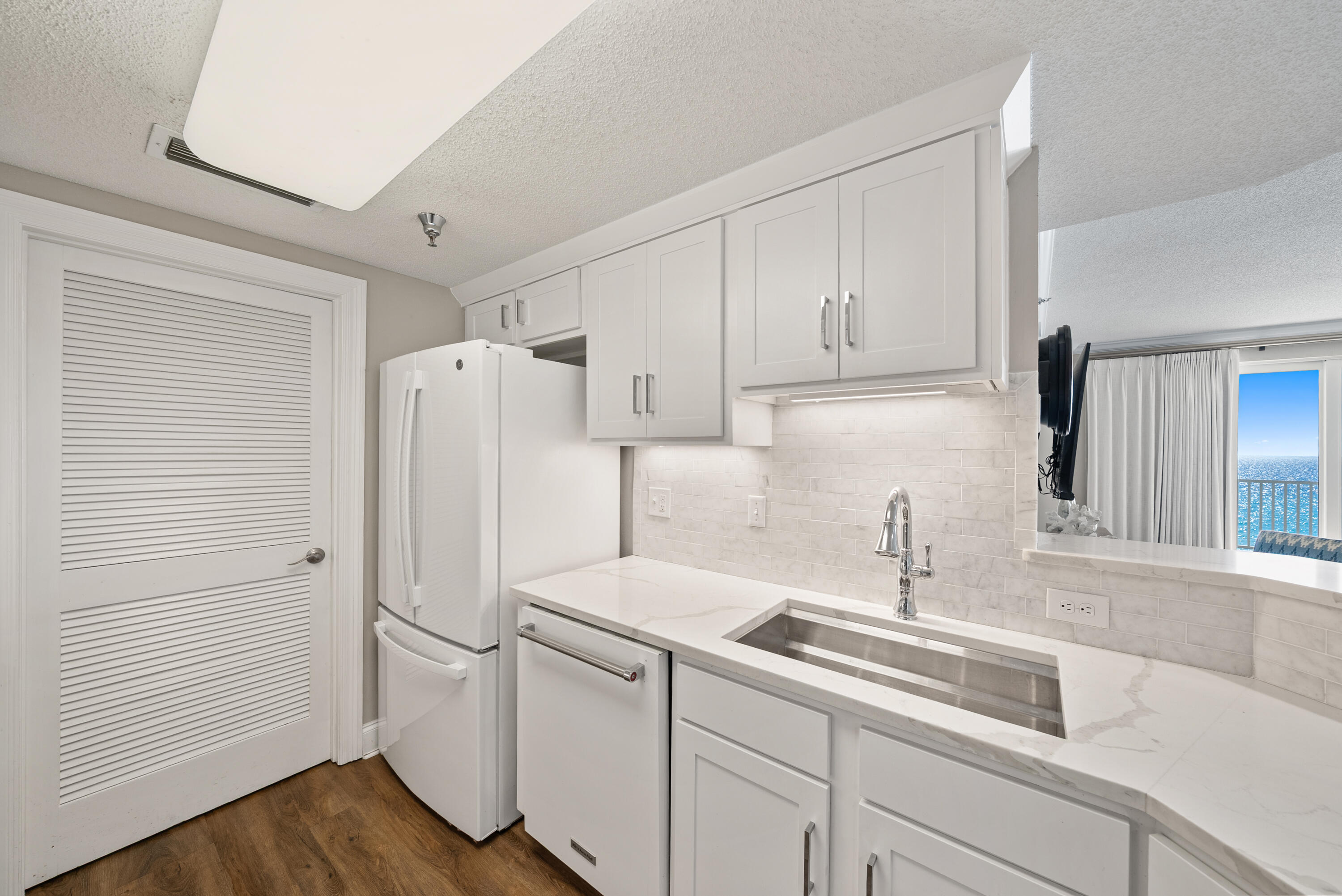 4421 Thomas Drive 602