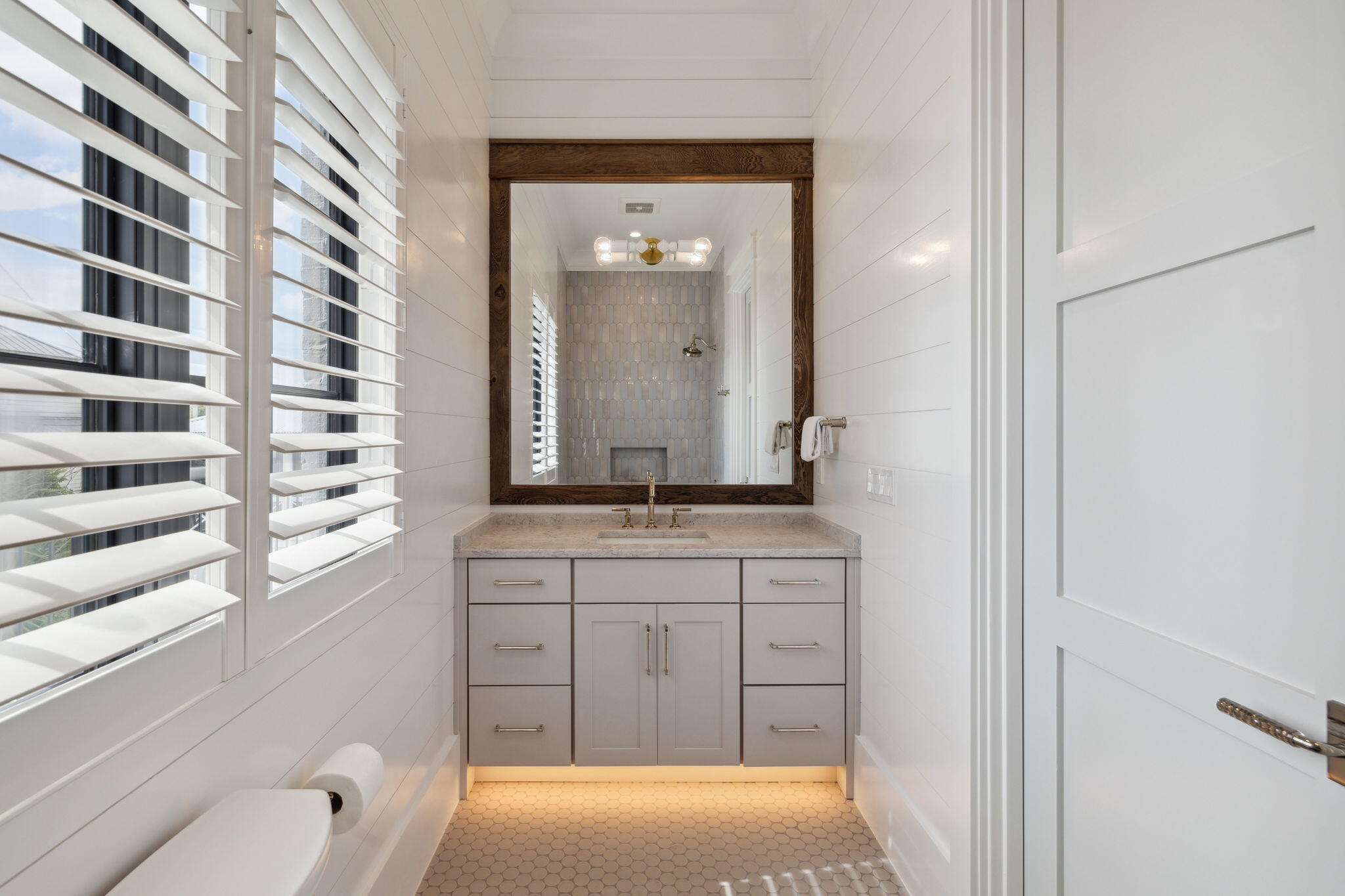 5022 W County Hwy 30A