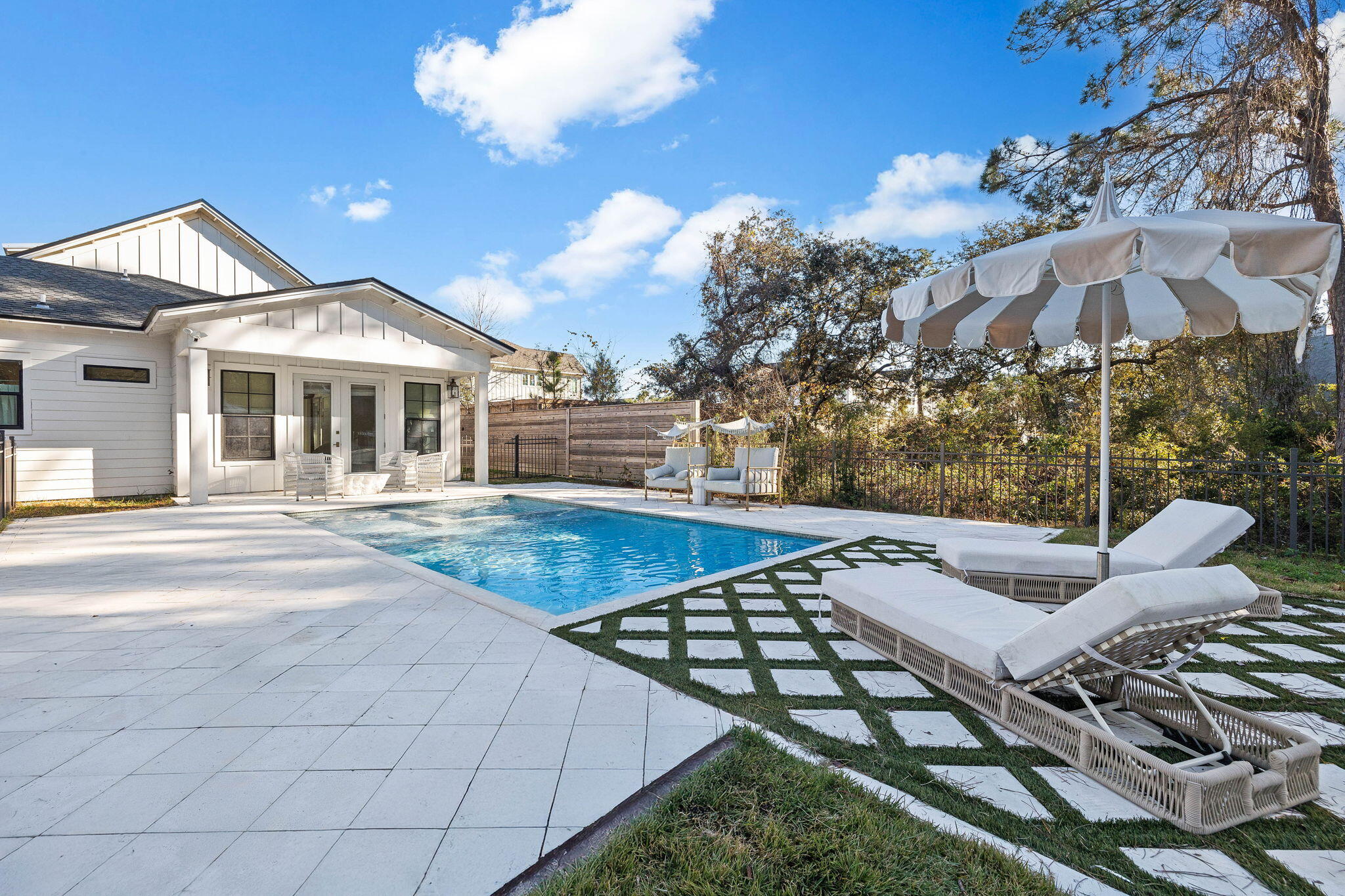 116 W Lamb Drive