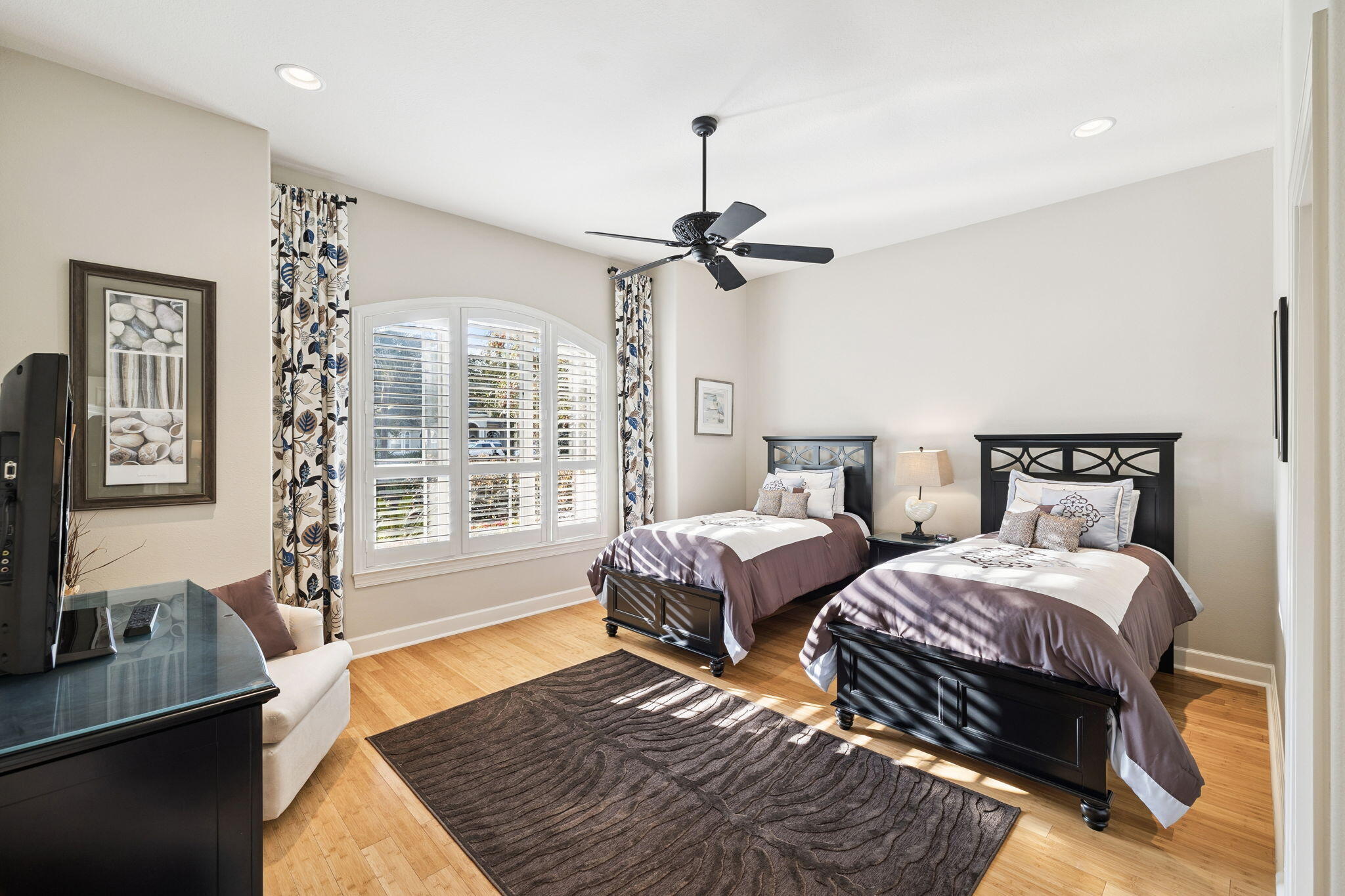 1464 Baytowne Avenue