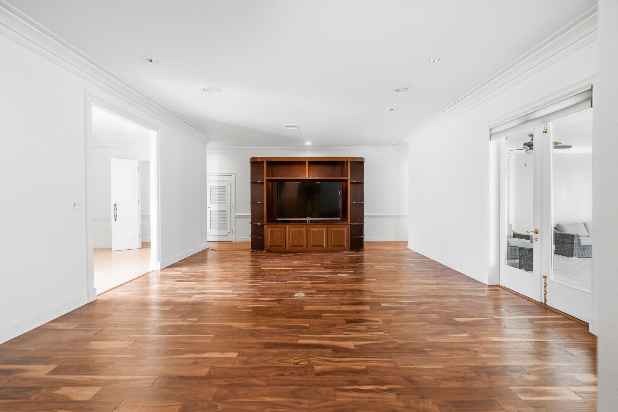 8 Weekewachee Circle