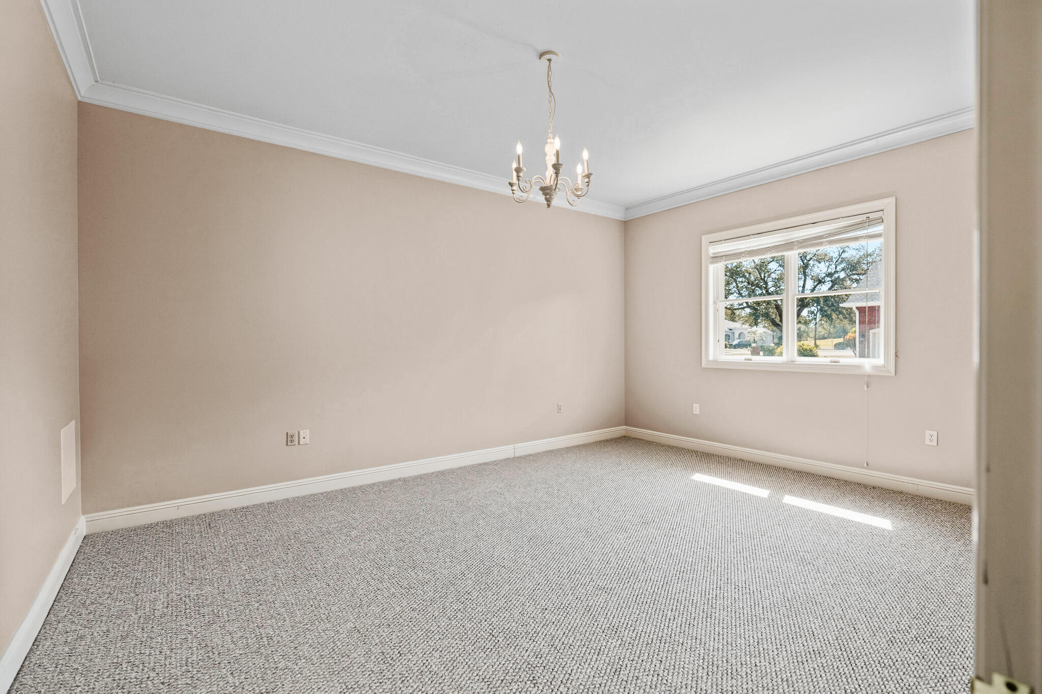 8 Weekewachee Circle