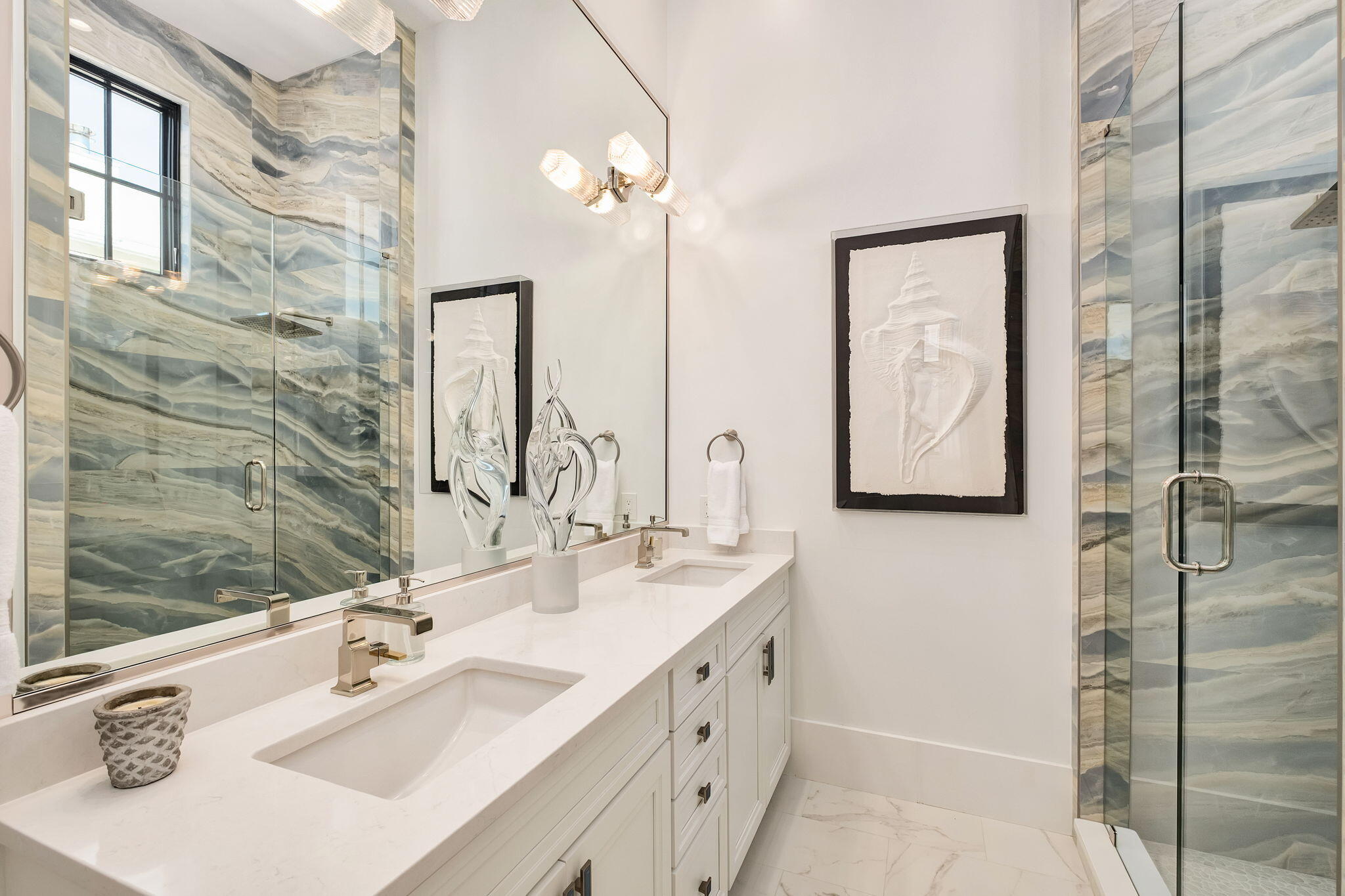 565 E Royal Fern Way