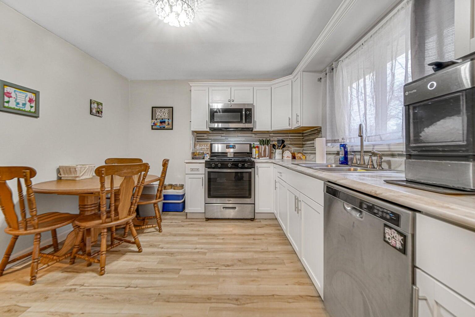 2795 Richard Street