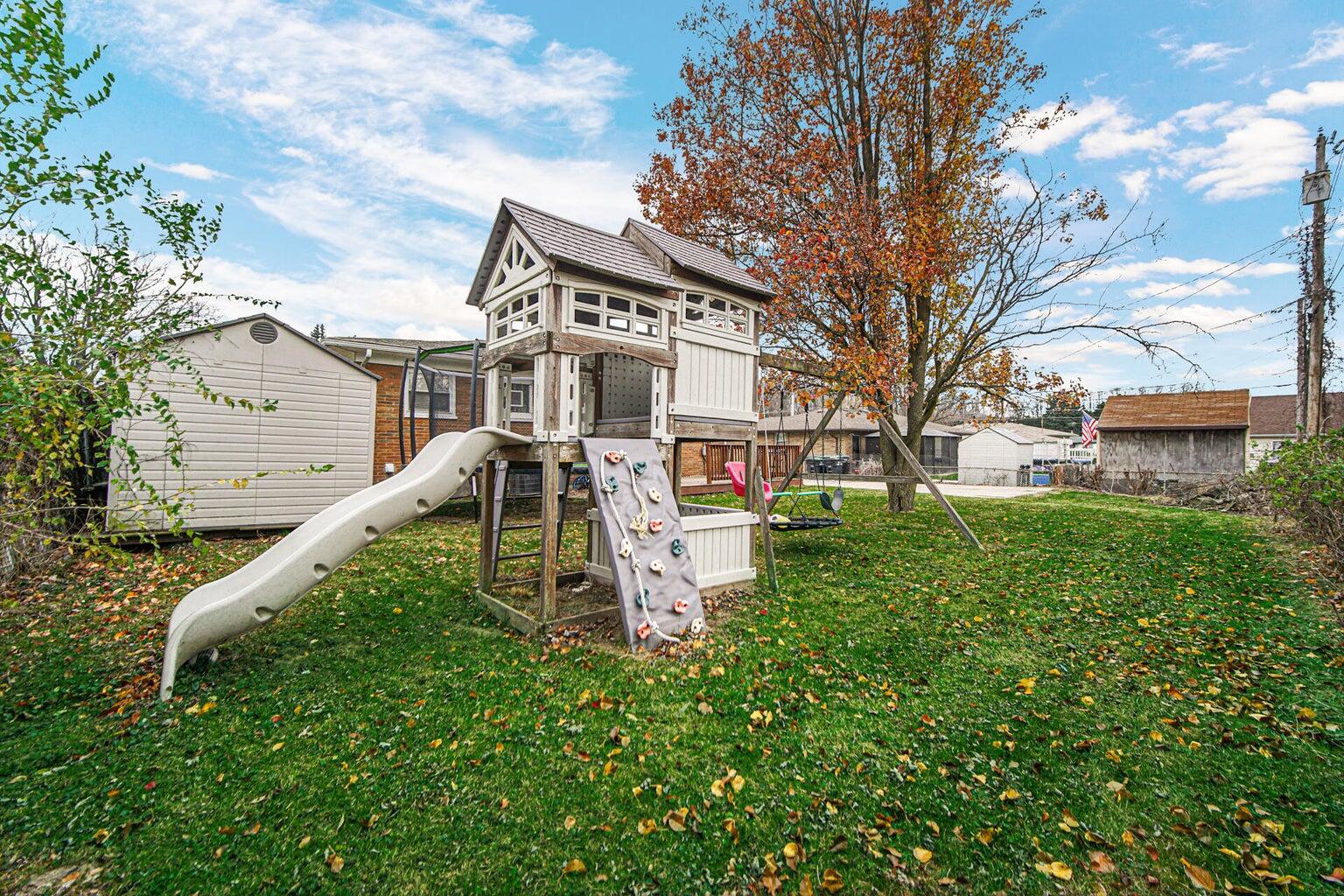 2795 Richard Street