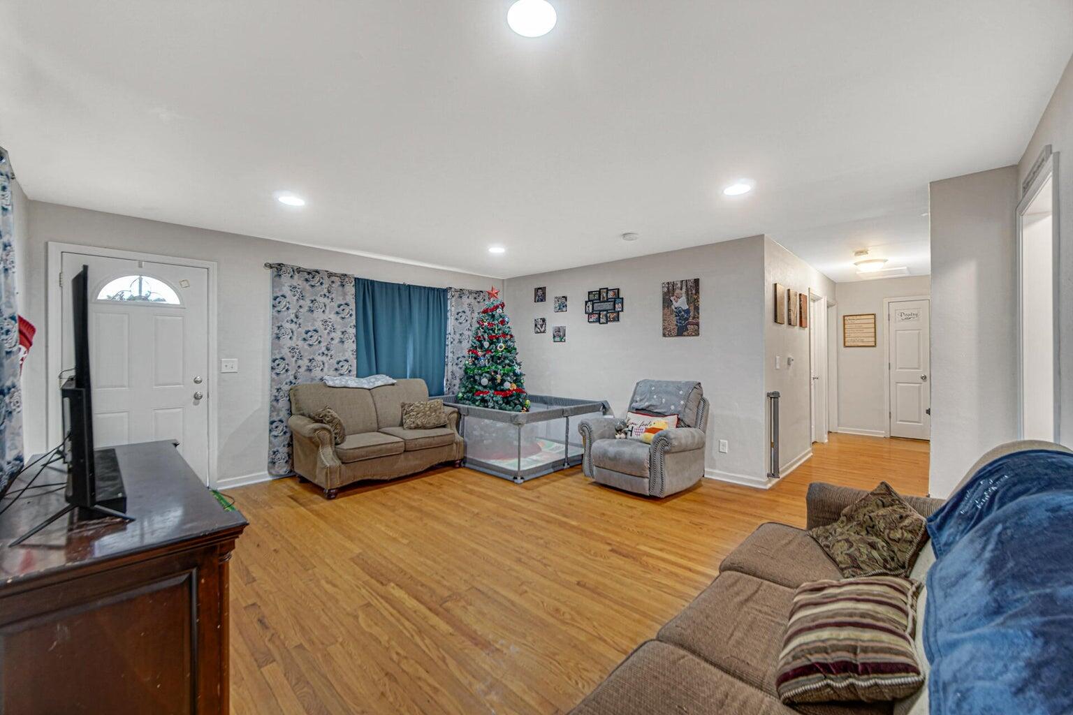 2795 Richard Street