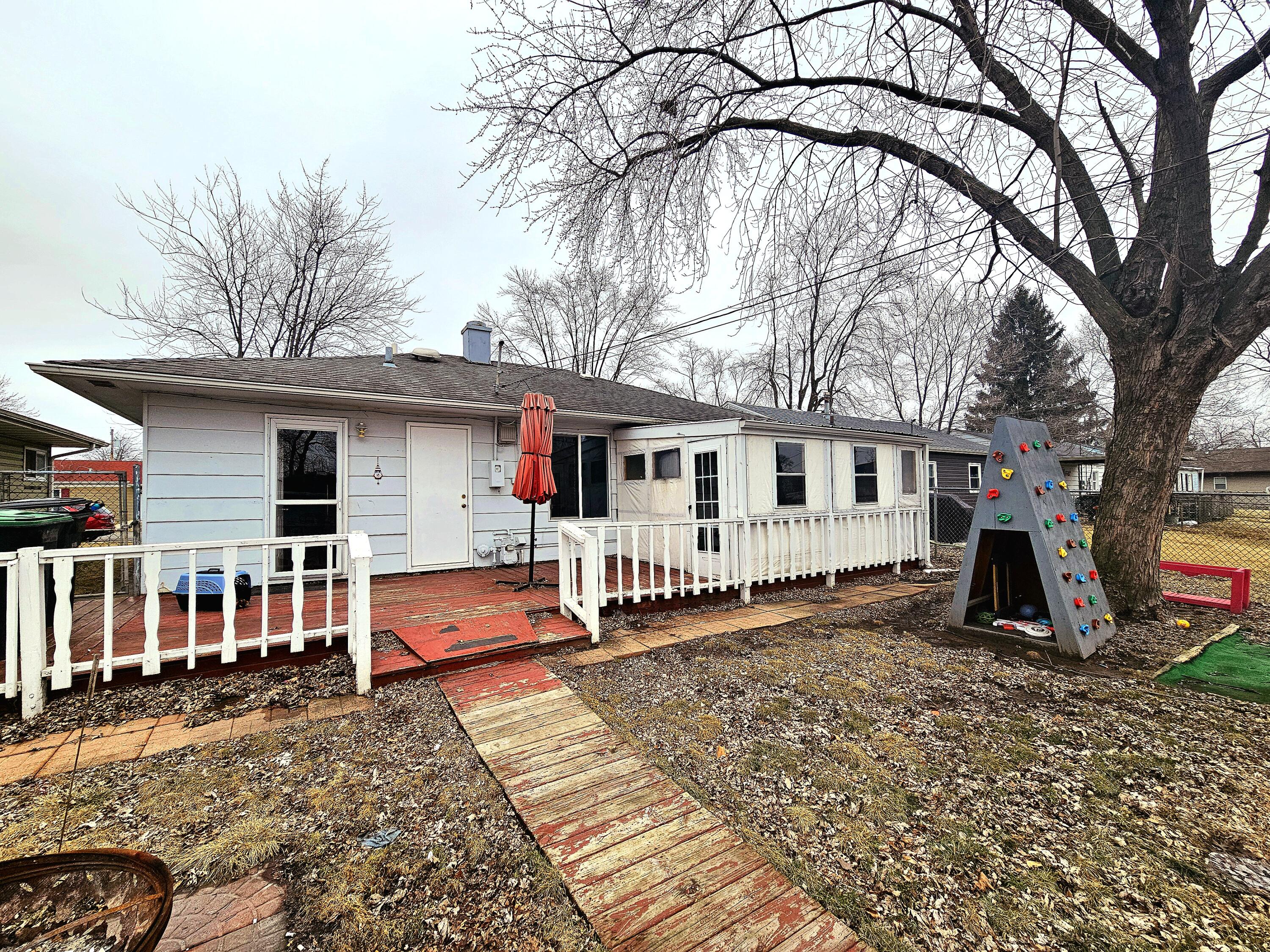 1315 W 1st Place