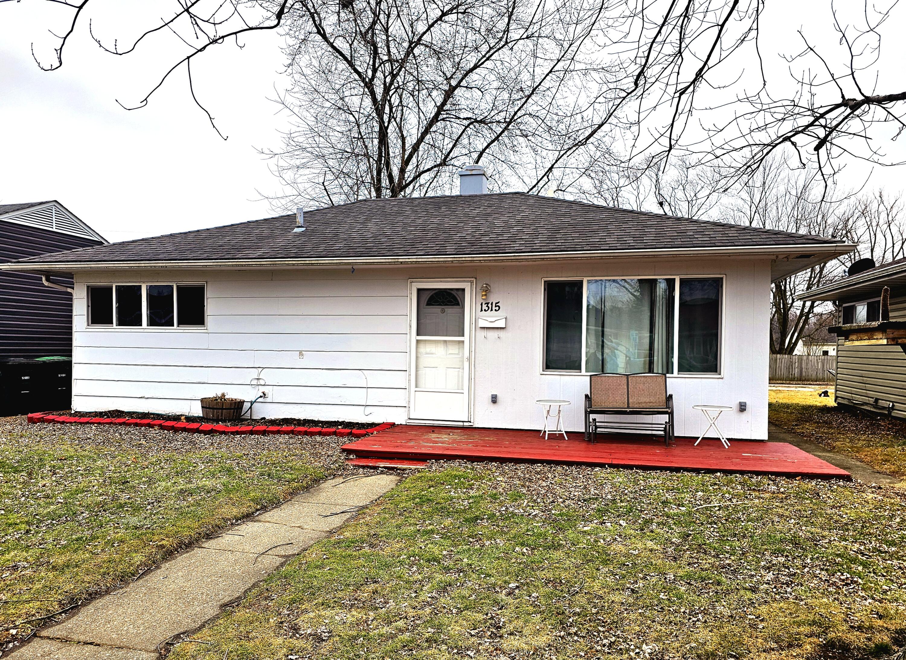 1315 W 1st Place