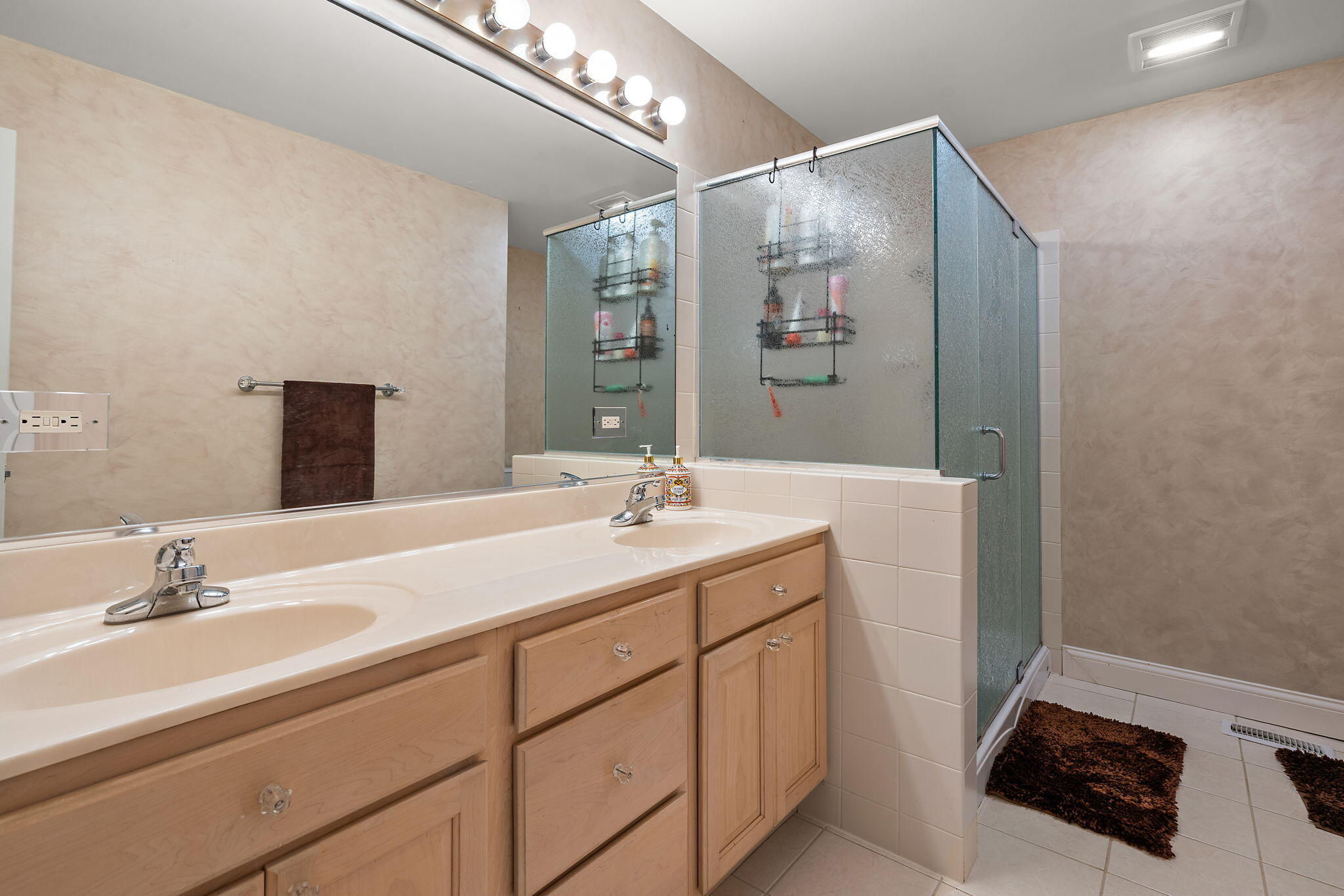 6282 Waxwing Circle