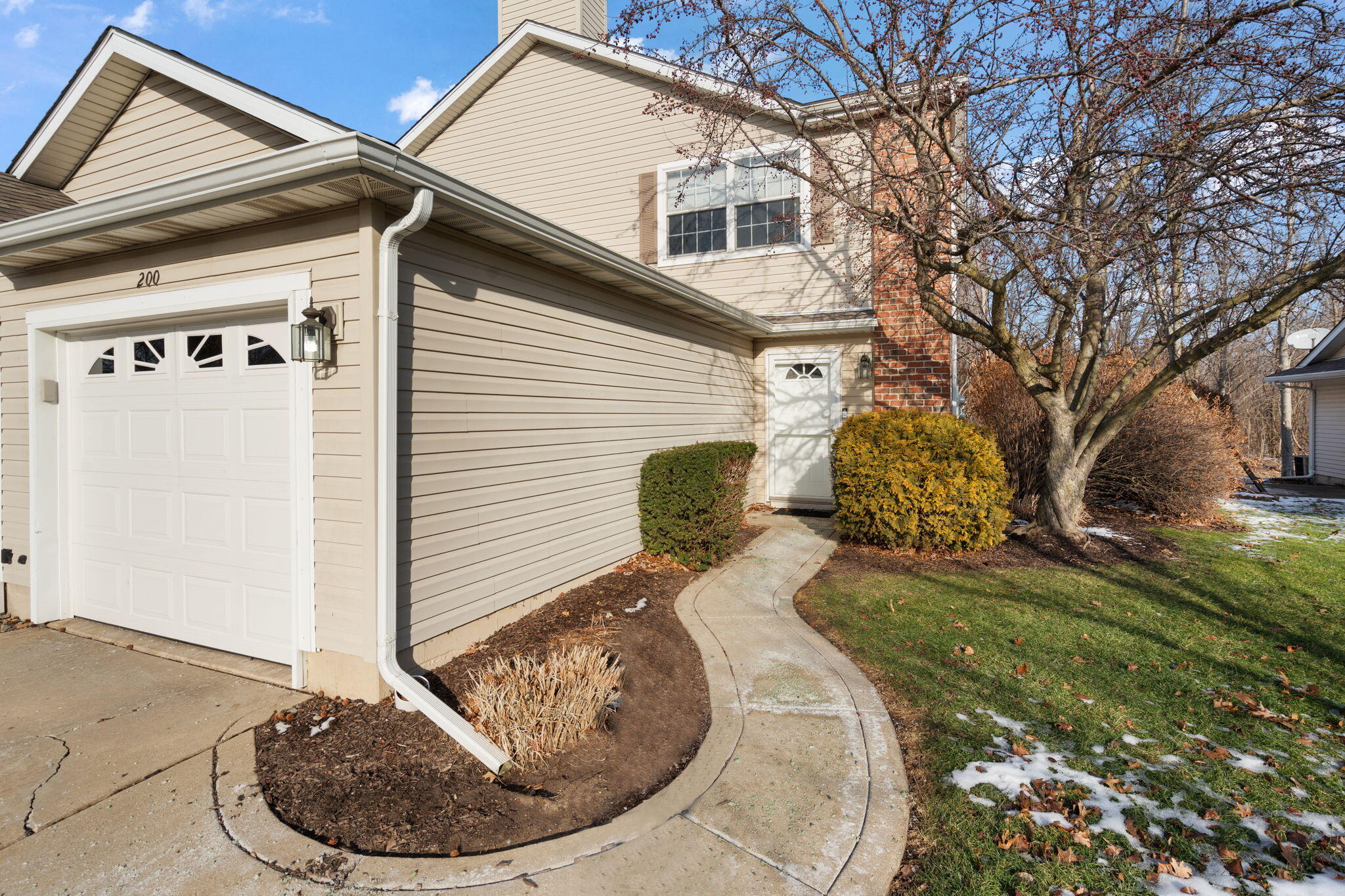 200 Summertree Drive