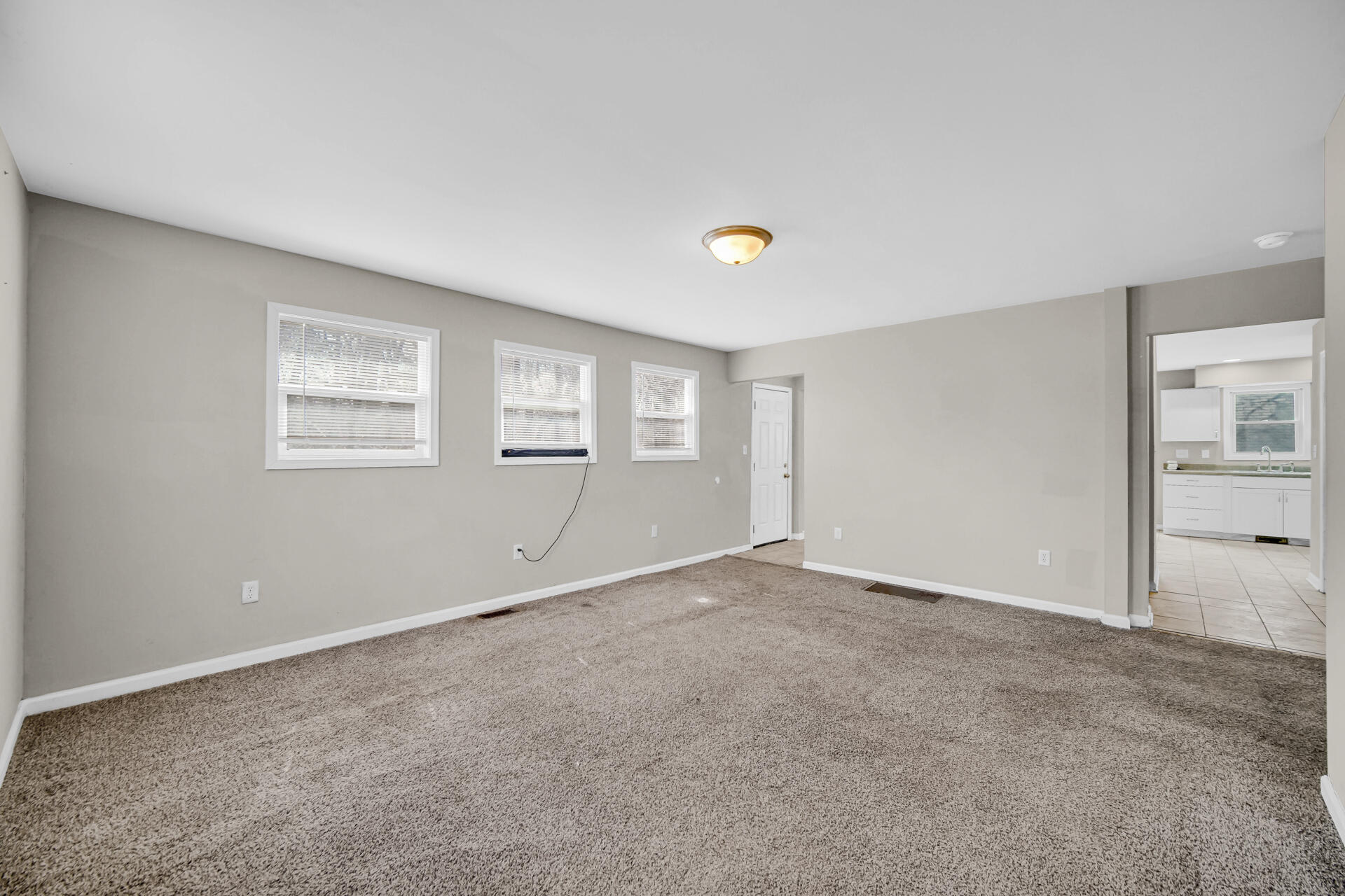 6415 W 146th Place