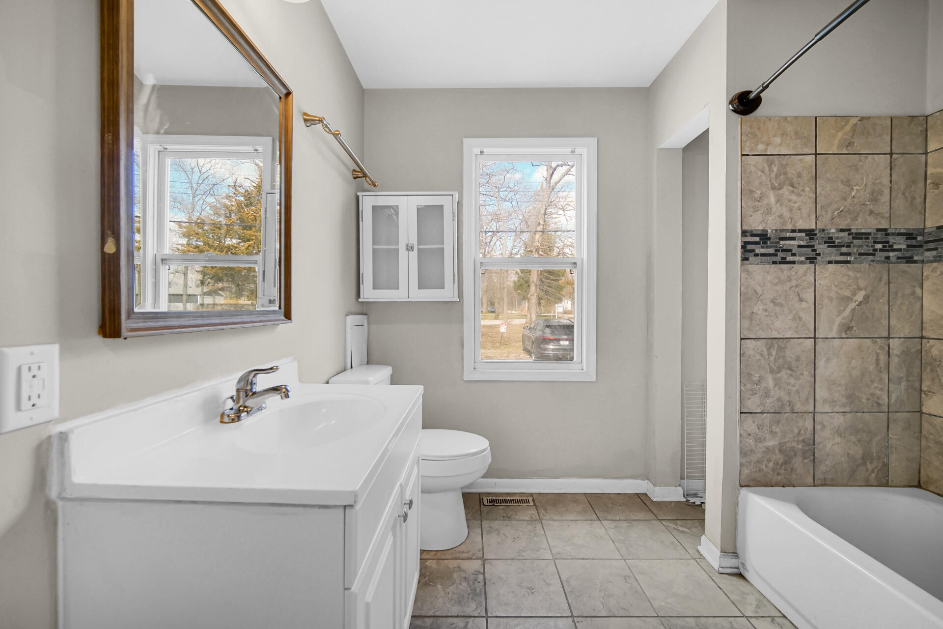 6415 W 146th Place