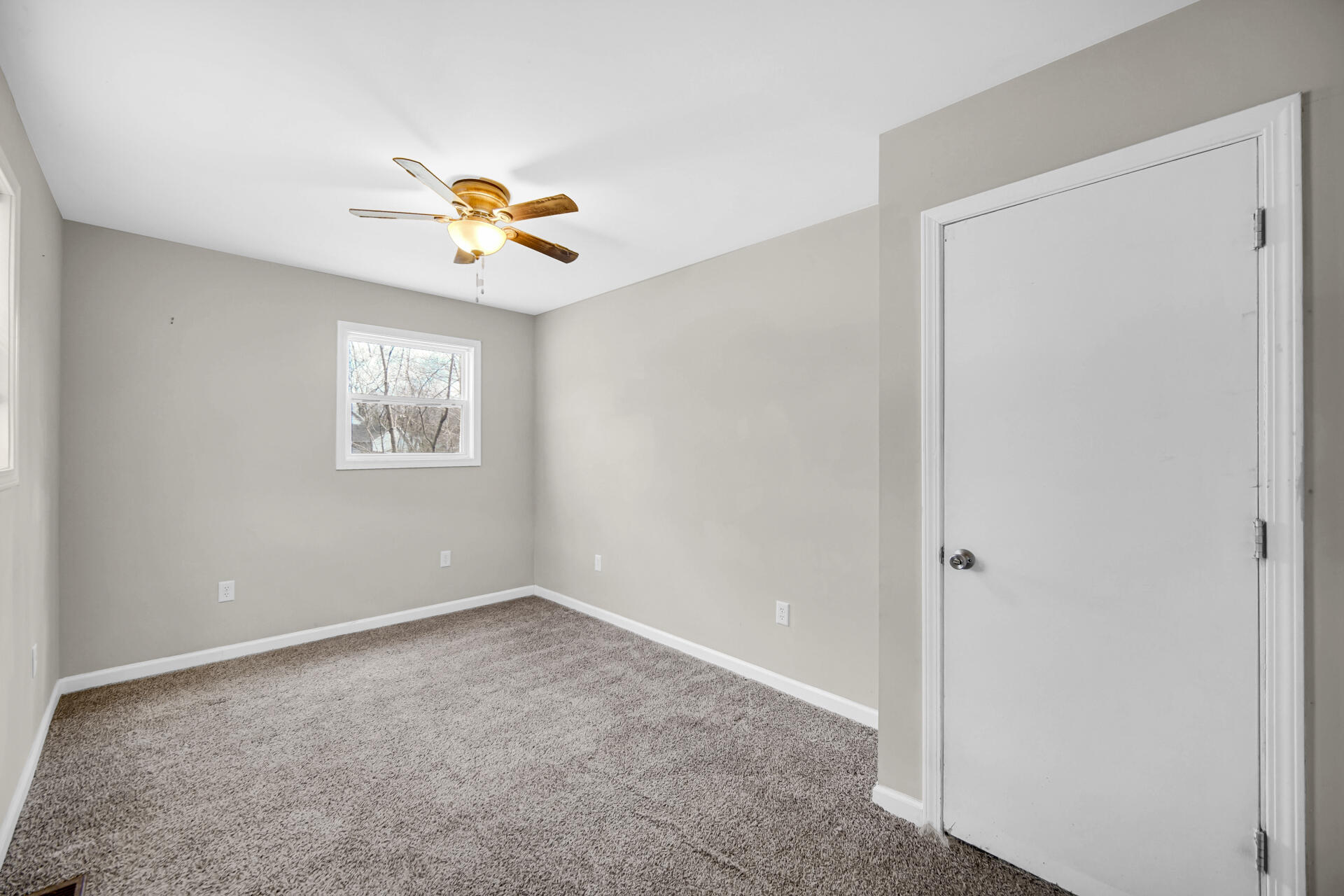 6415 W 146th Place