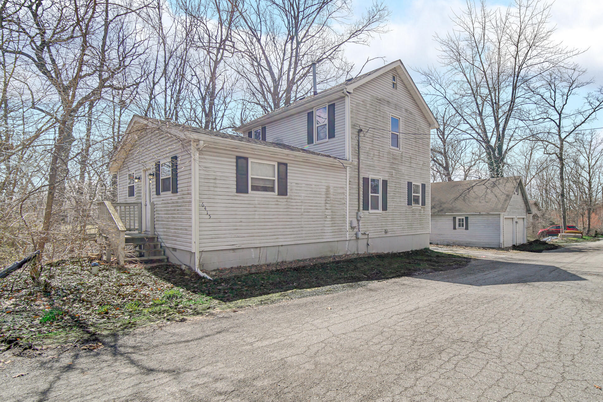 6415 W 146th Place