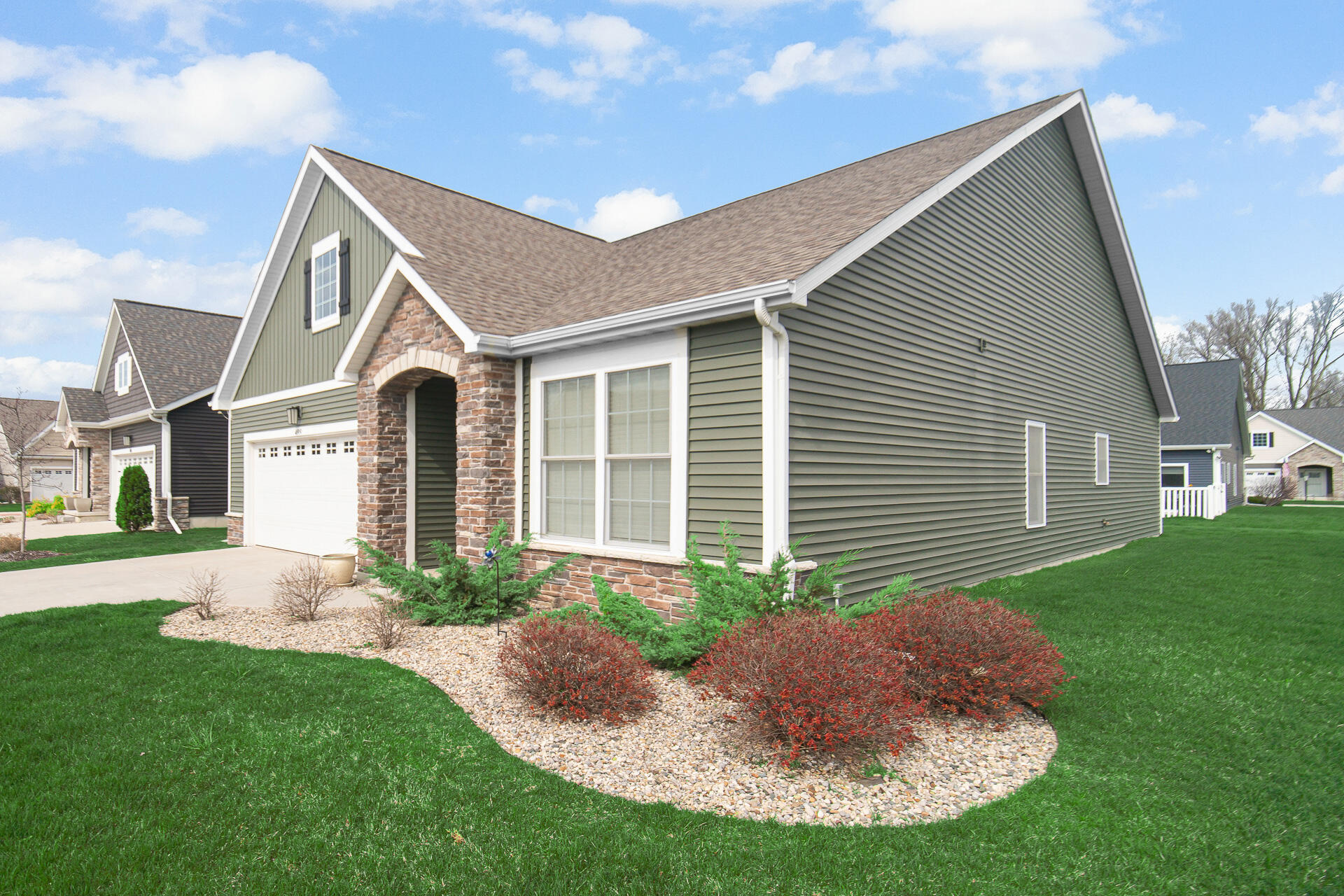 499 Cherrywood Lane