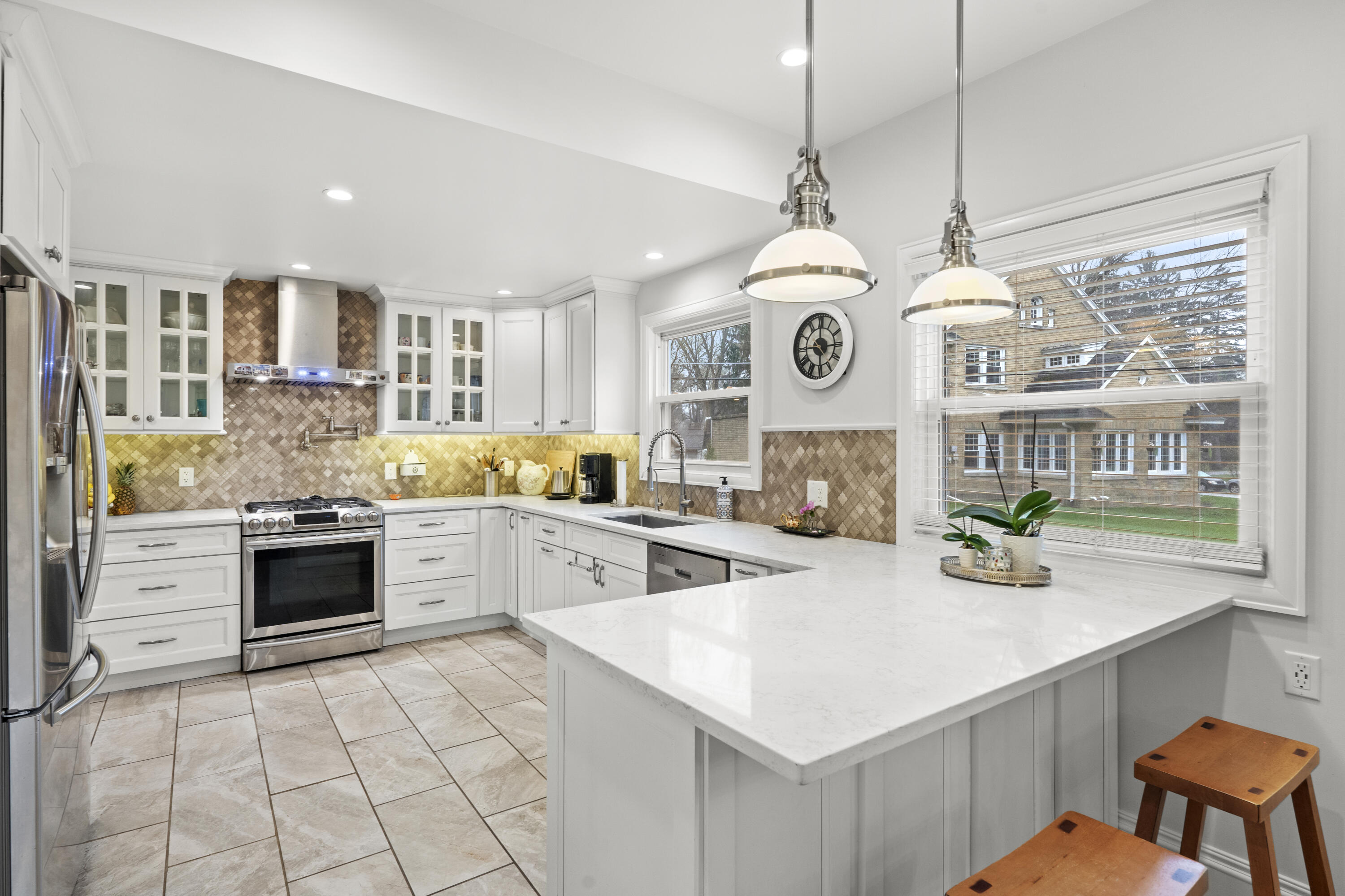 200 N Marquette Trail