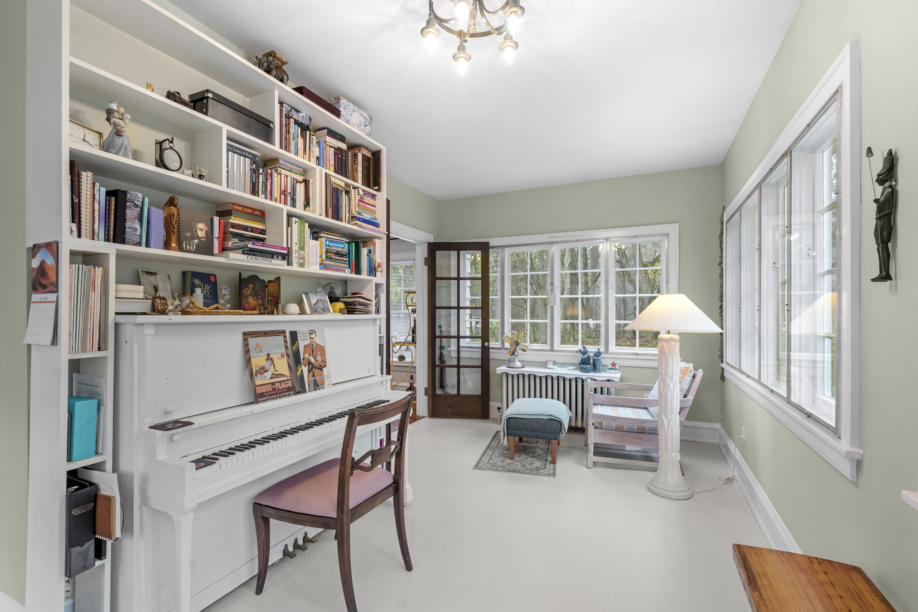 200 N Marquette Trail