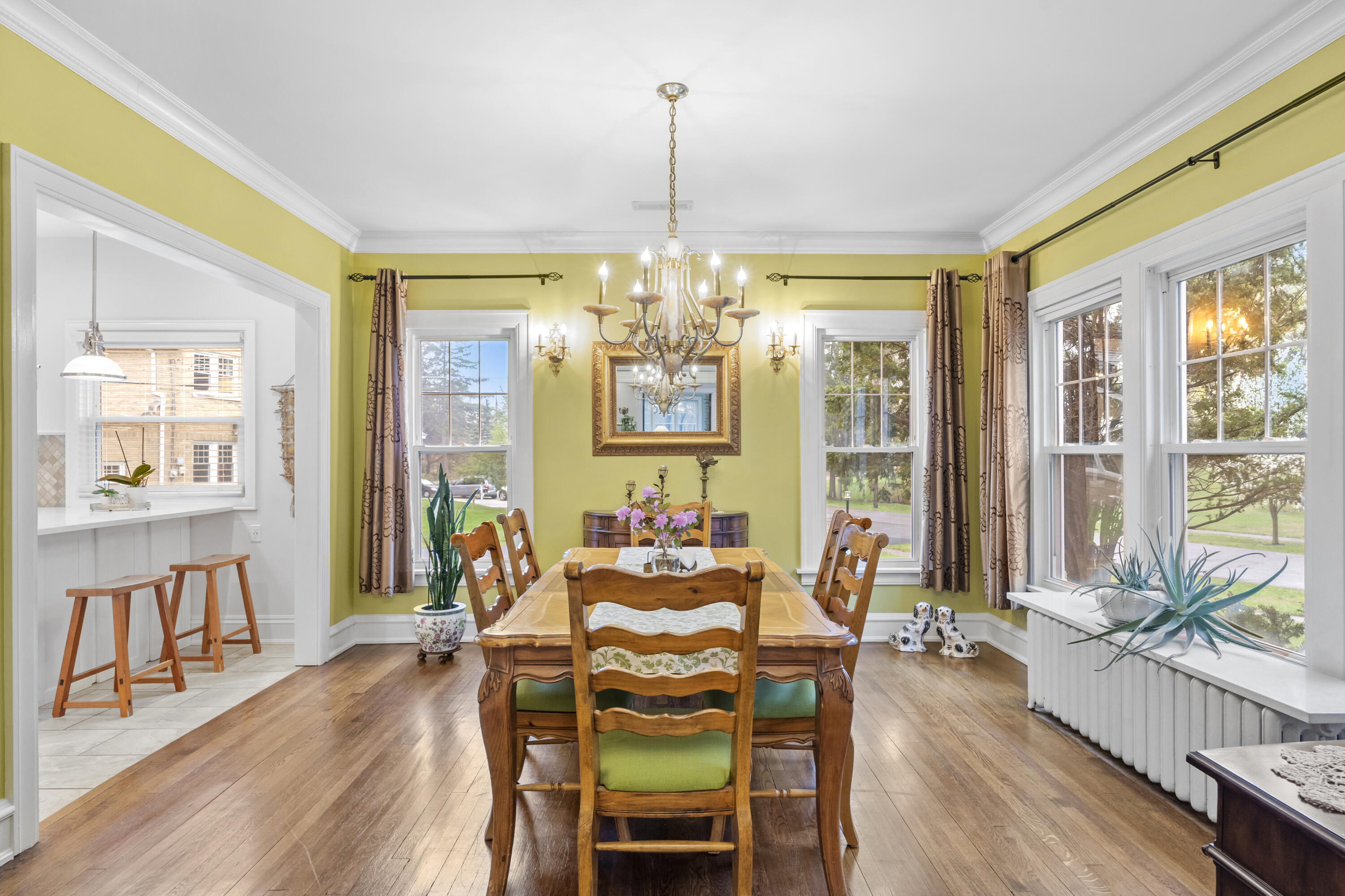 200 N Marquette Trail