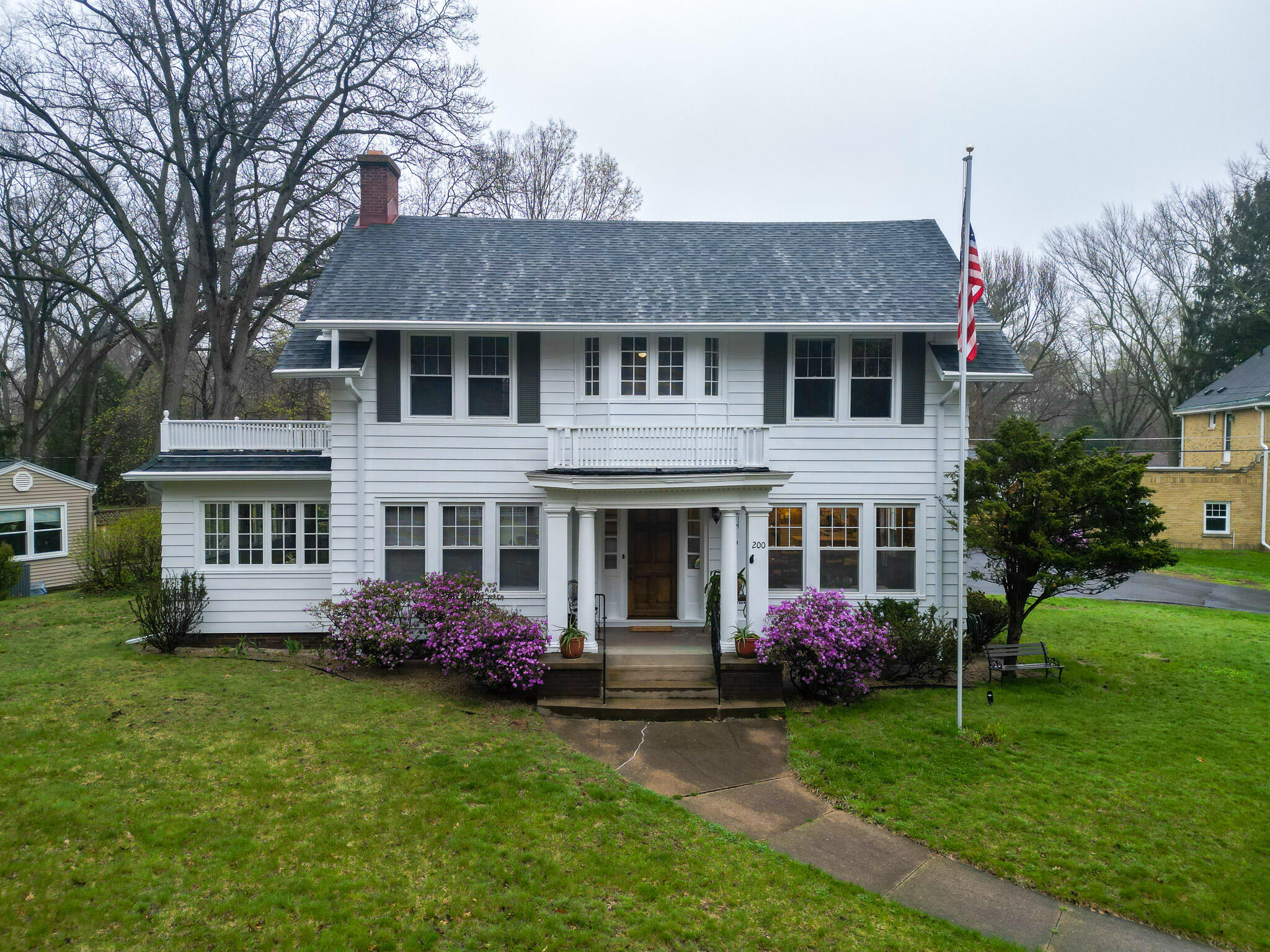 200 N Marquette Trail