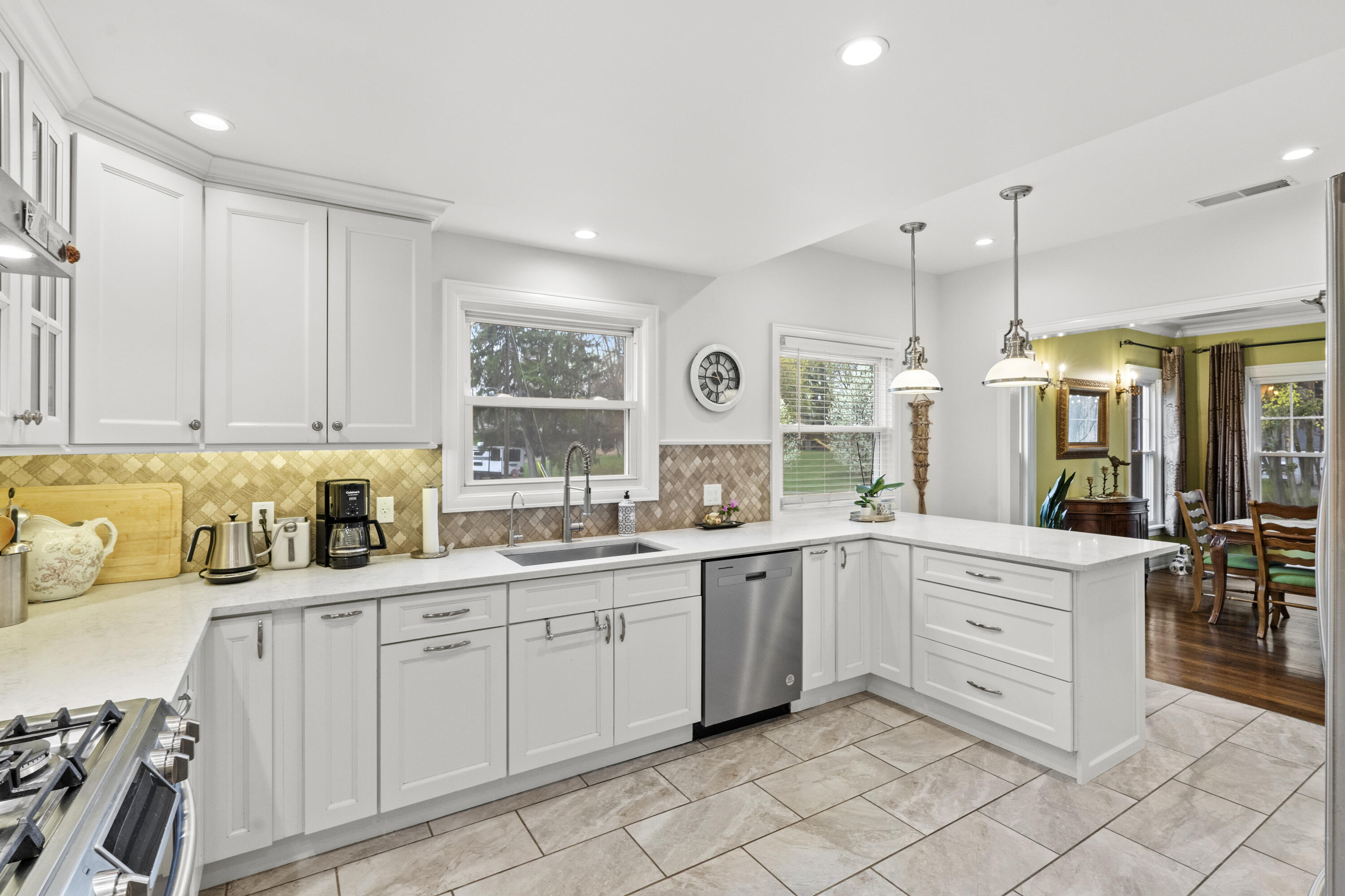 200 N Marquette Trail
