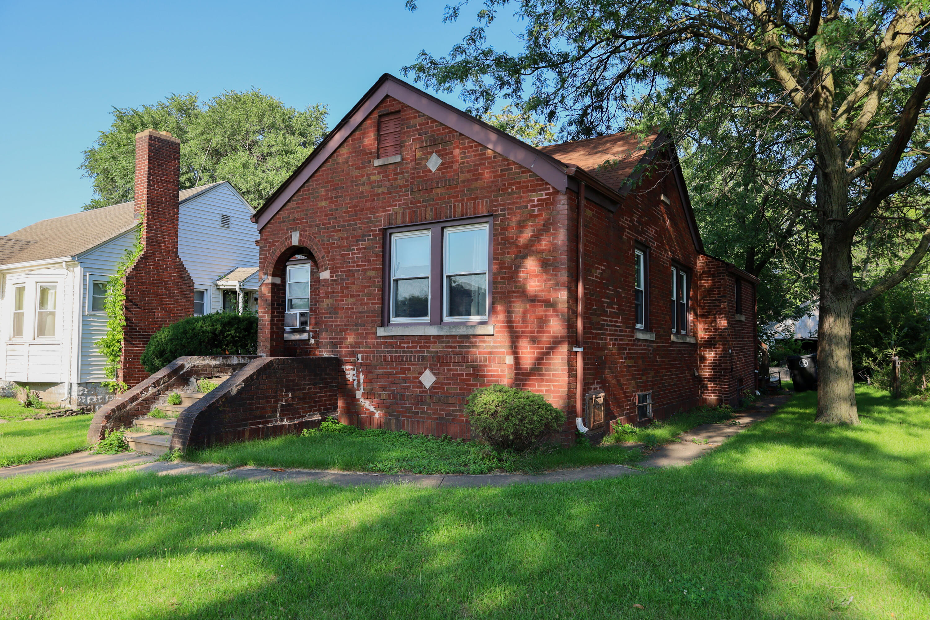 355 Lincoln Street