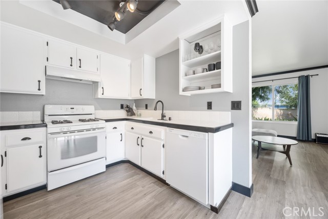 871 W 12th ST Unit: 1