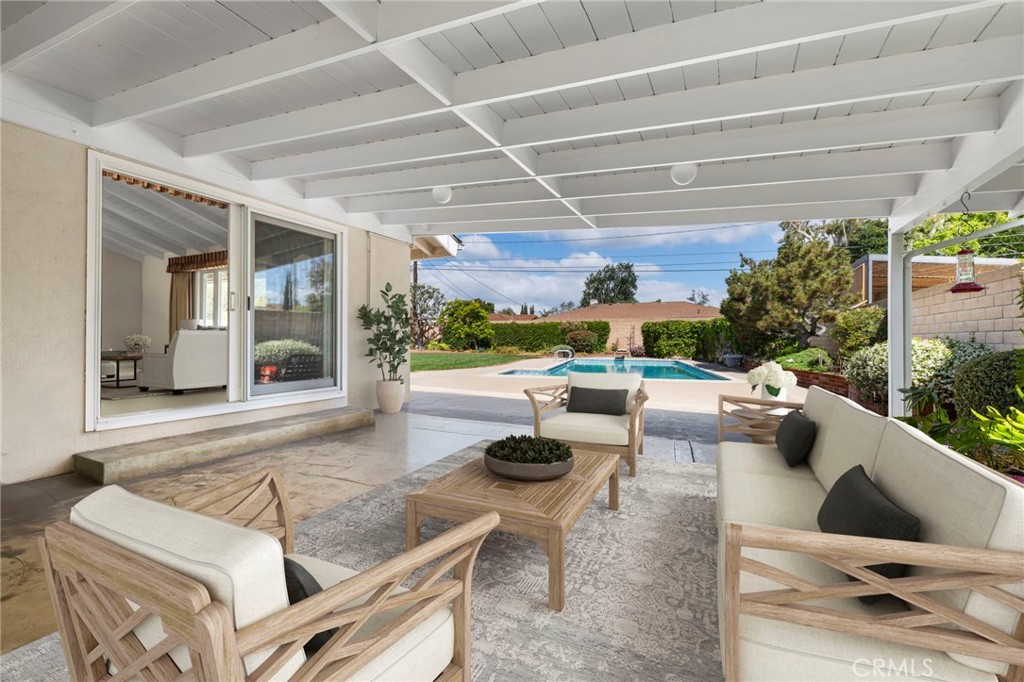 12351 Woodlawn Avenue